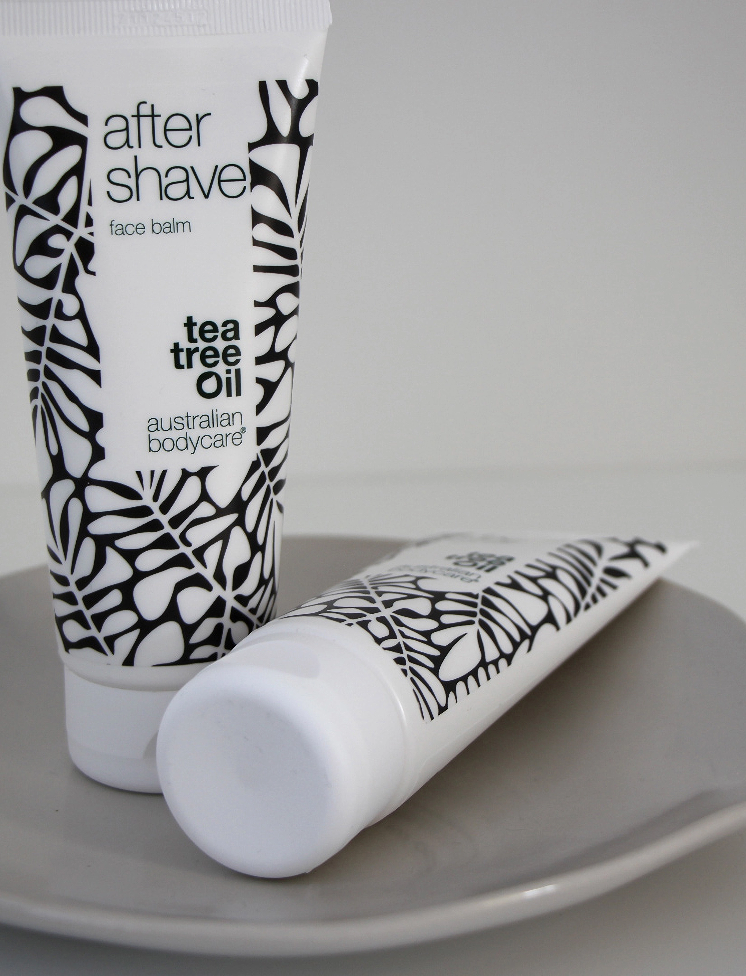 Australian Bodycare - smooth shave duo - to reduce razor bumps and red spots - barbering - tea tree oil - 5