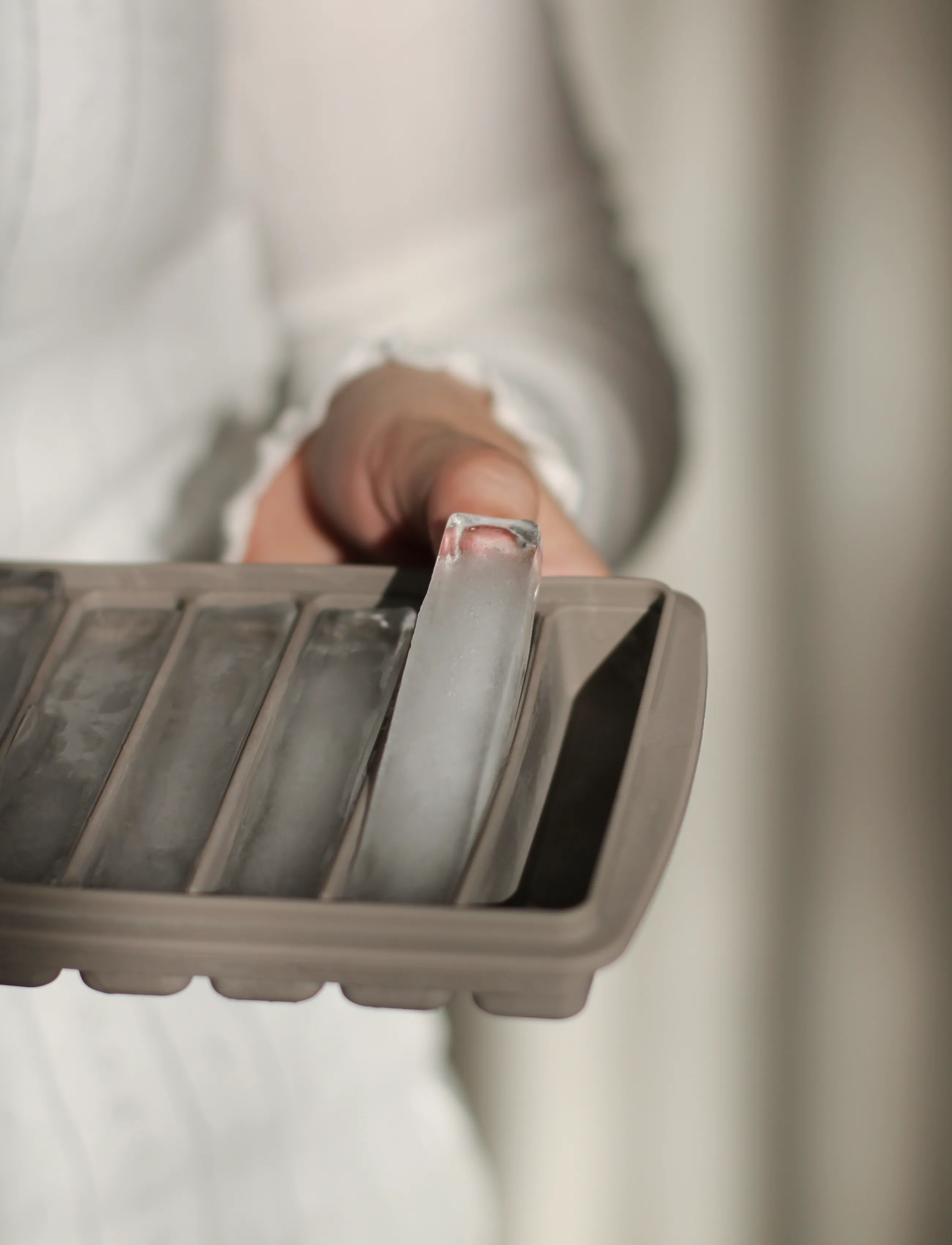 AYA&IDA Ice Cube Tray, 23.5X 11X 2.5 cm, Dining & Table Accessories, Beige - Trays, Homeware
