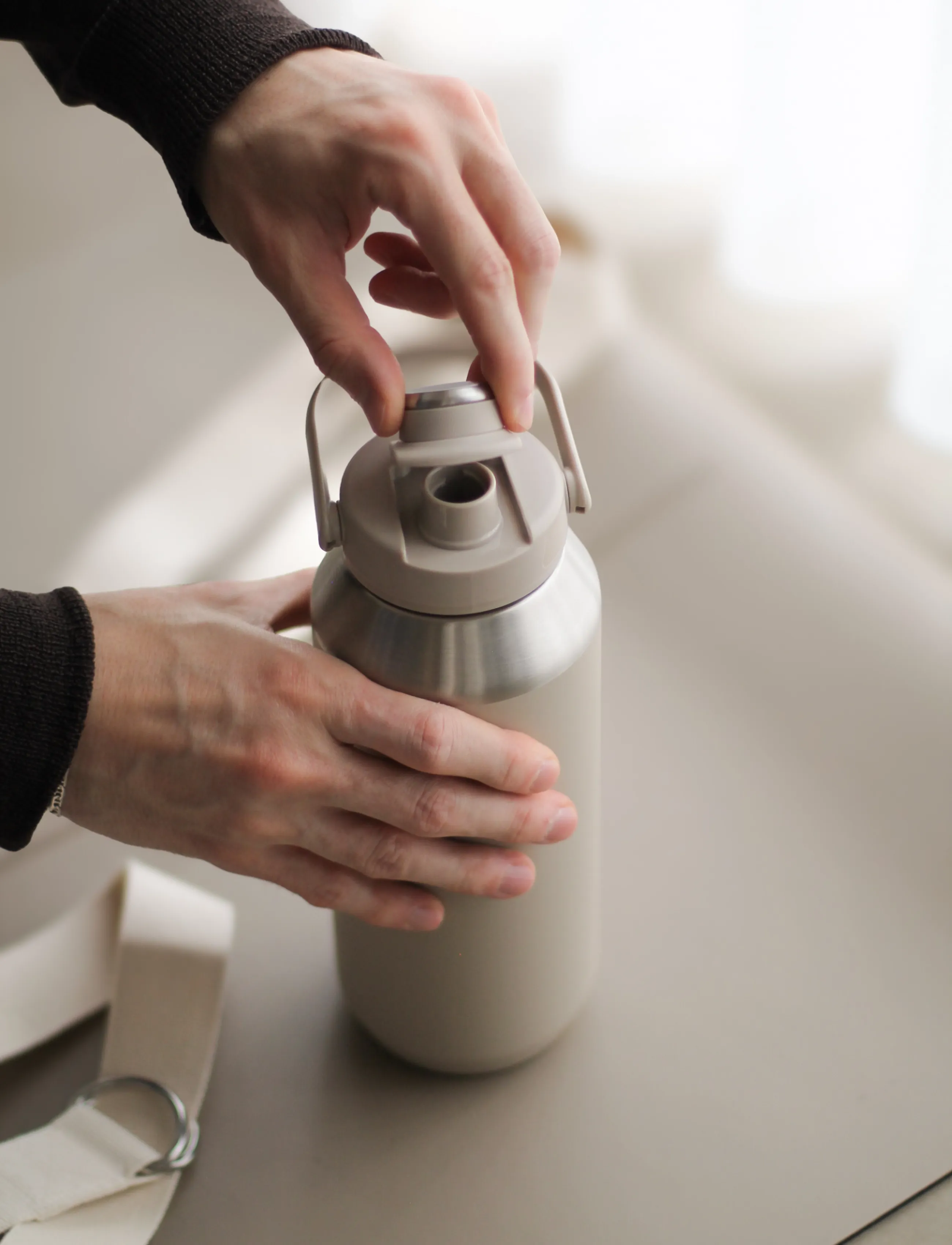 AYA&IDA - Sports Bottle - cream beige - 2
