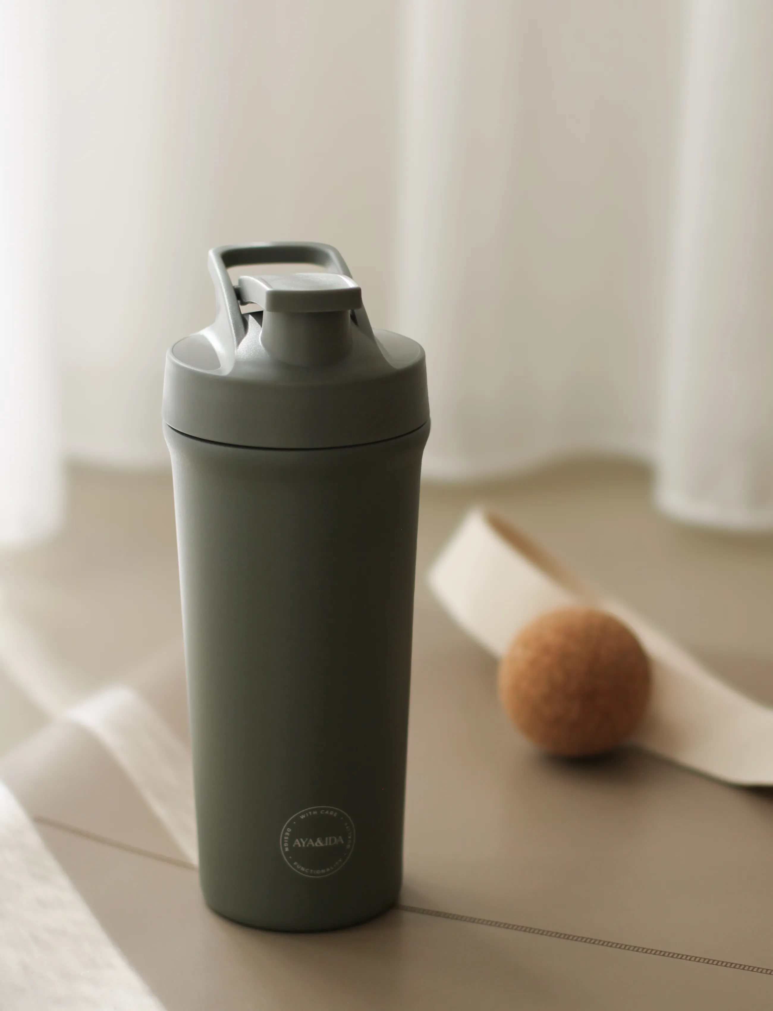 AYA&IDA Shaker Bottle, 750 ml, Kitchen, Khakigrün - Water Bottles, Kinder