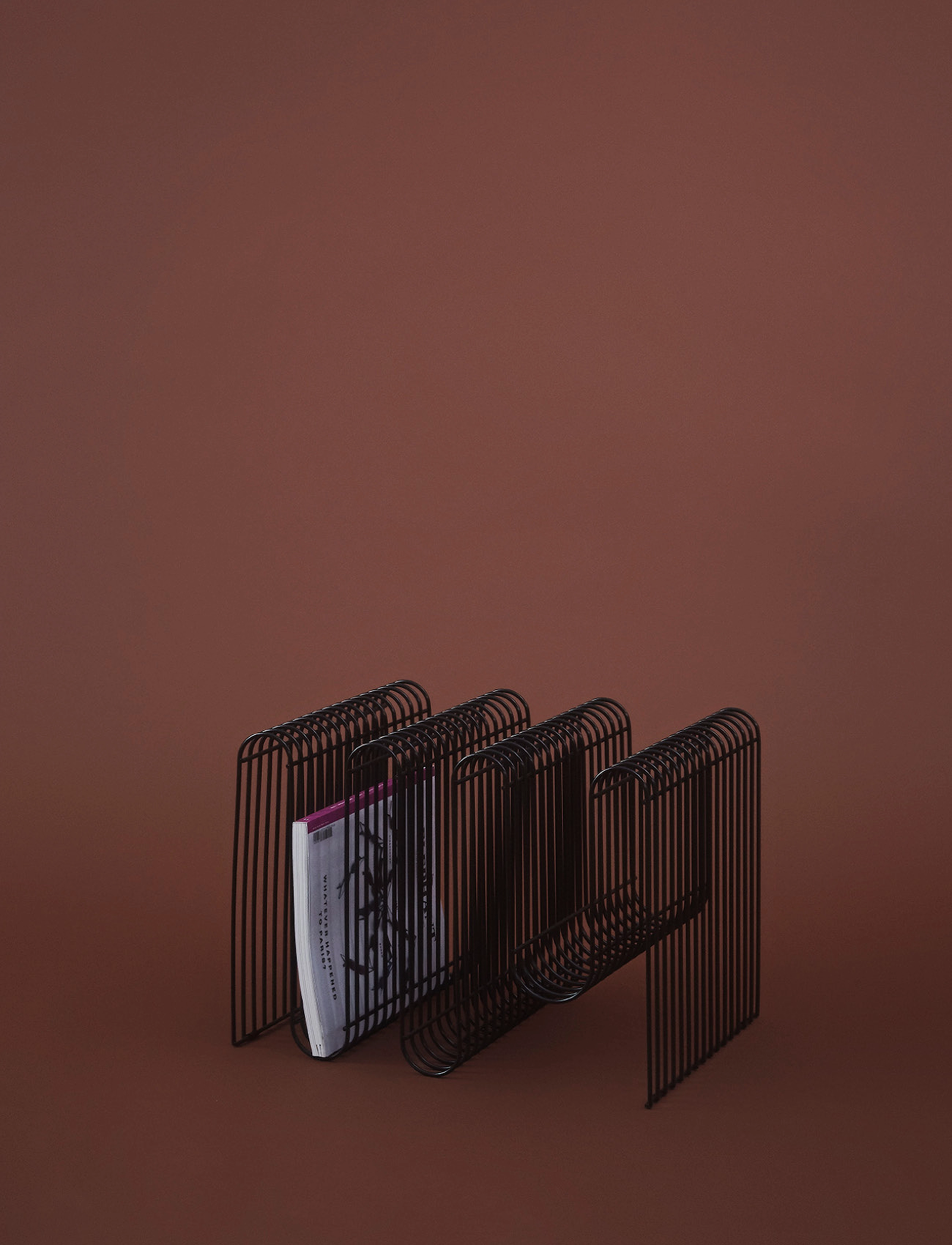 AYTM Curva Magasinholder, One Size, Storage, Schwarz - Magazine Holder, Homeware