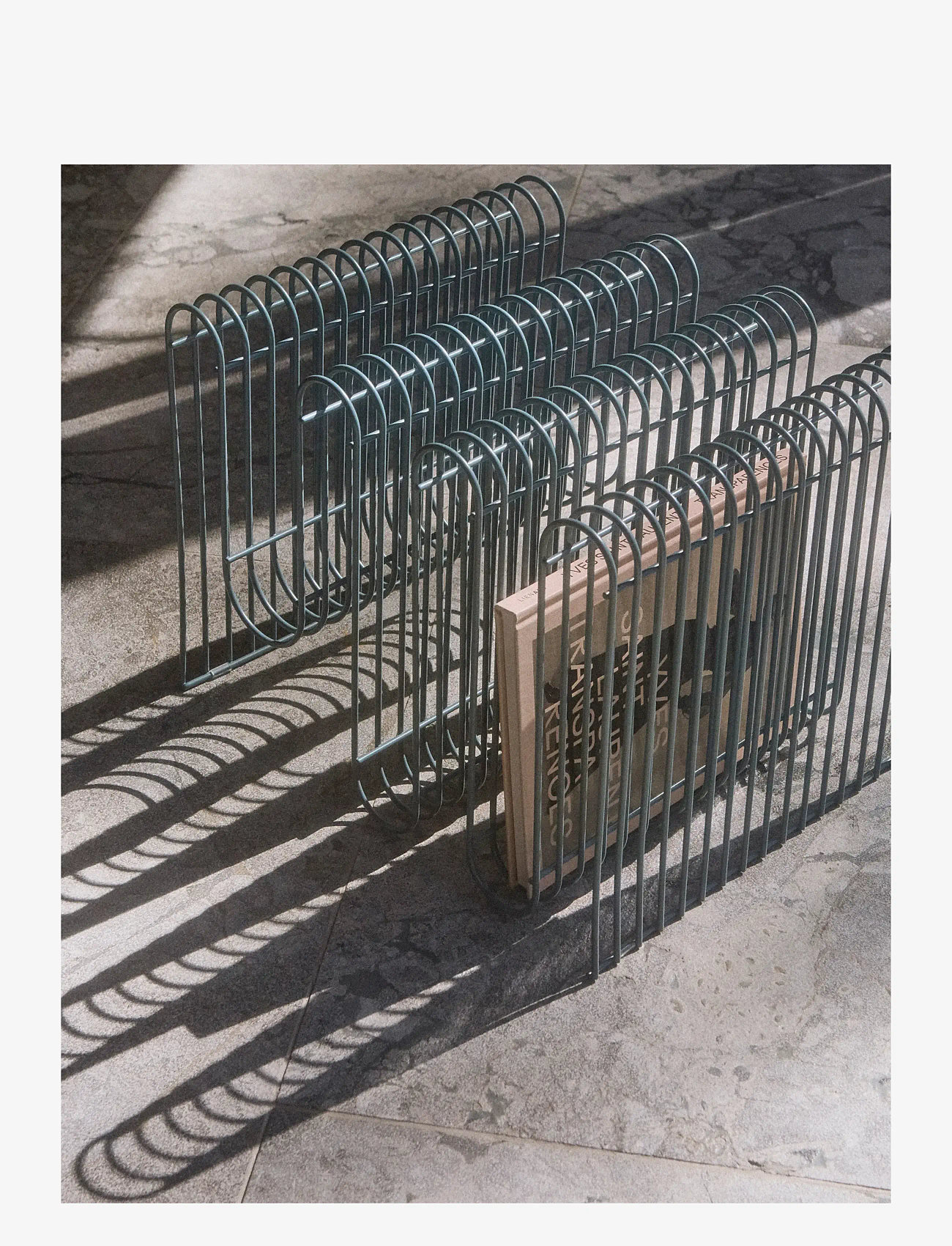 AYTM - CURVA magazine holder - ajakirja hoidik - dusty blue - 3