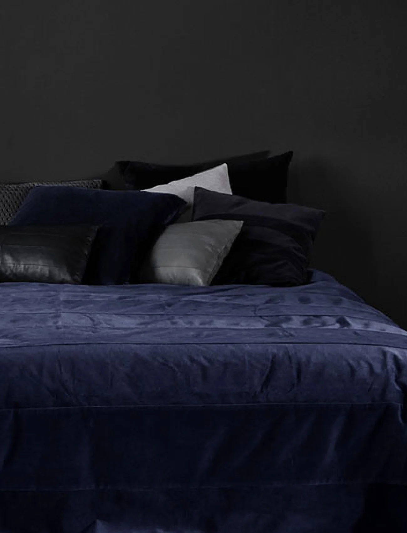 AYTM - CORIA cushion - dekoratīvi spilveni - dark grey - 1
