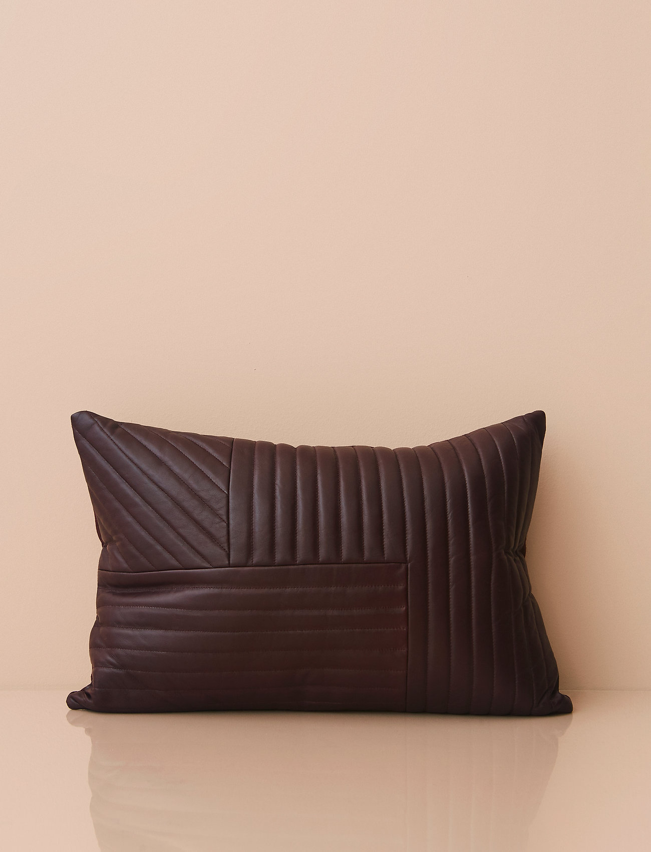 AYTM - MOTUM cushion - dekoratīvi spilveni - bordeaux - 1