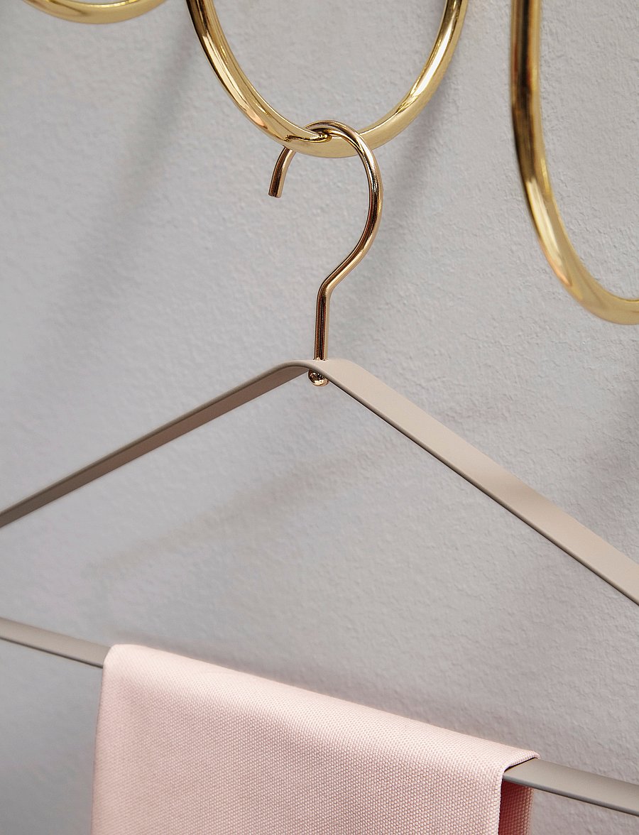 AYTM - VESTIS hanger - Set of 2 - riidepuud - taupe/gold - 1