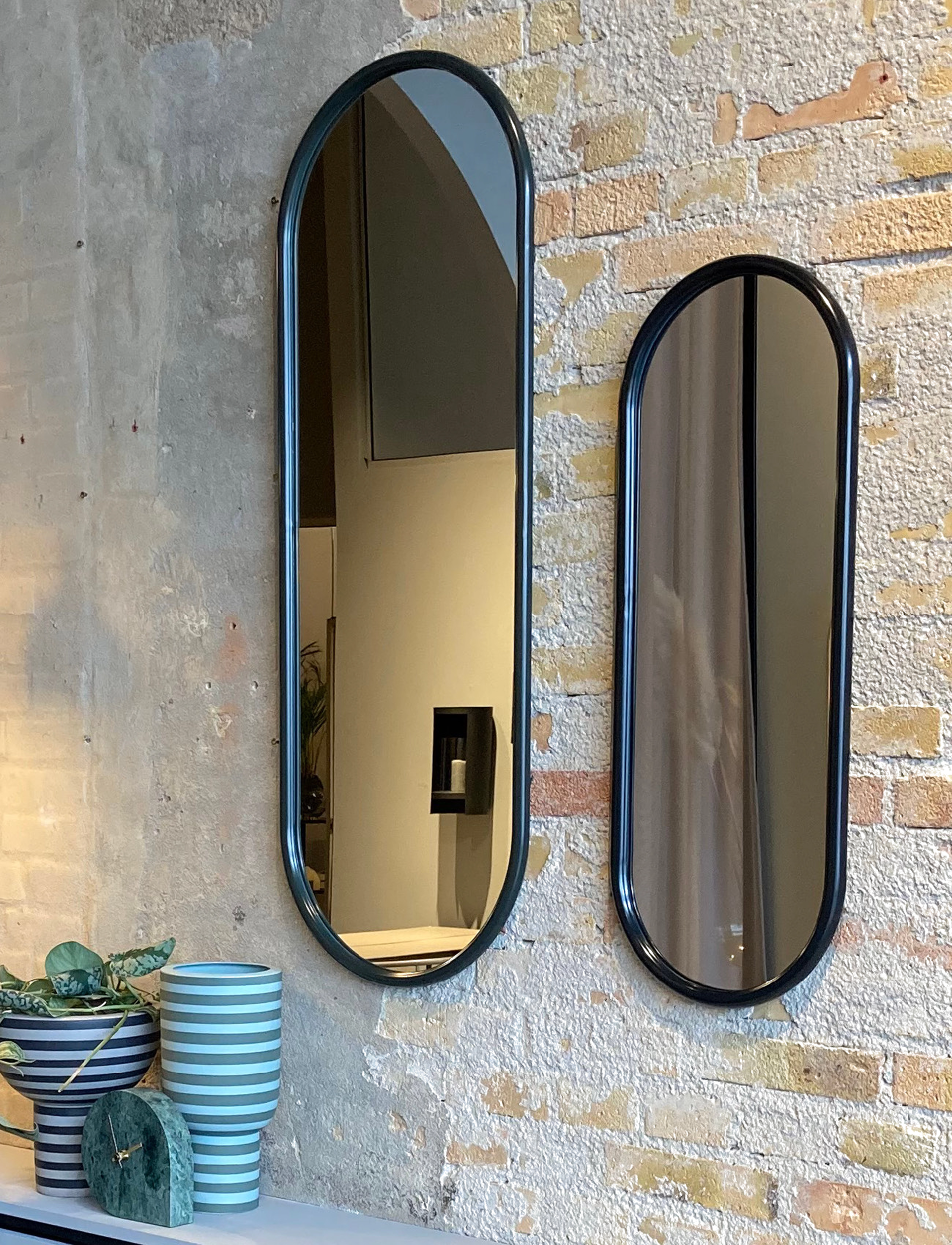AYTM - ANGUI mirror - väggspeglar - anthracite - 2
