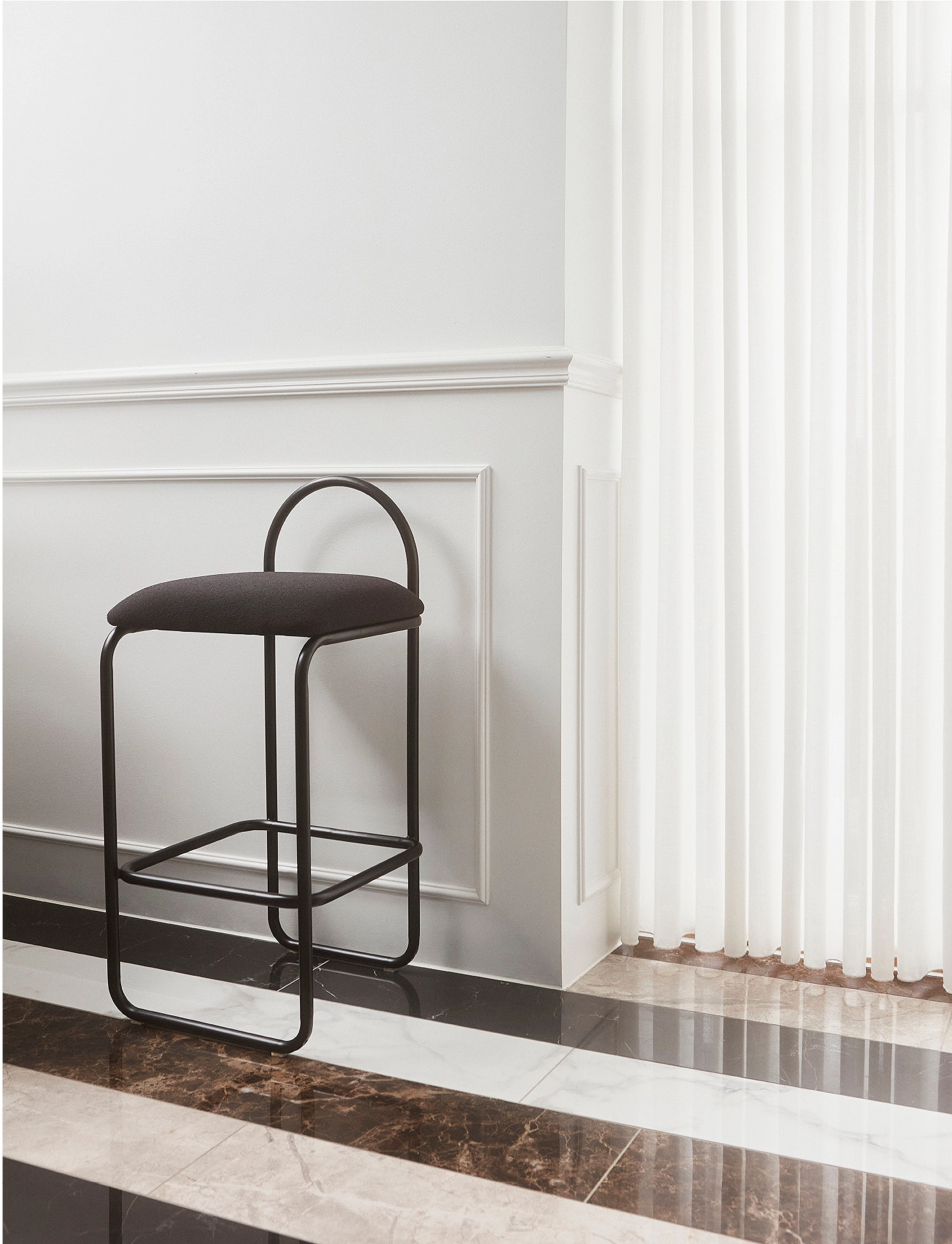 AYTM Angui Barstol, H82.5 cm, Chairs & Stools, Schwarz - Barstools, Homeware