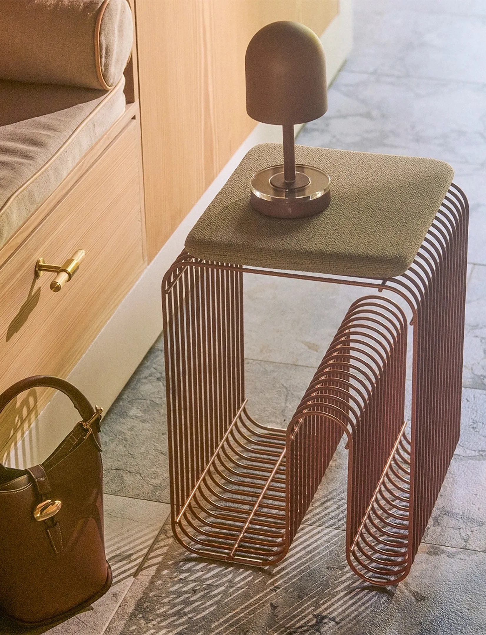 AYTM - CURVA stool - krukken en banken - amber - 2