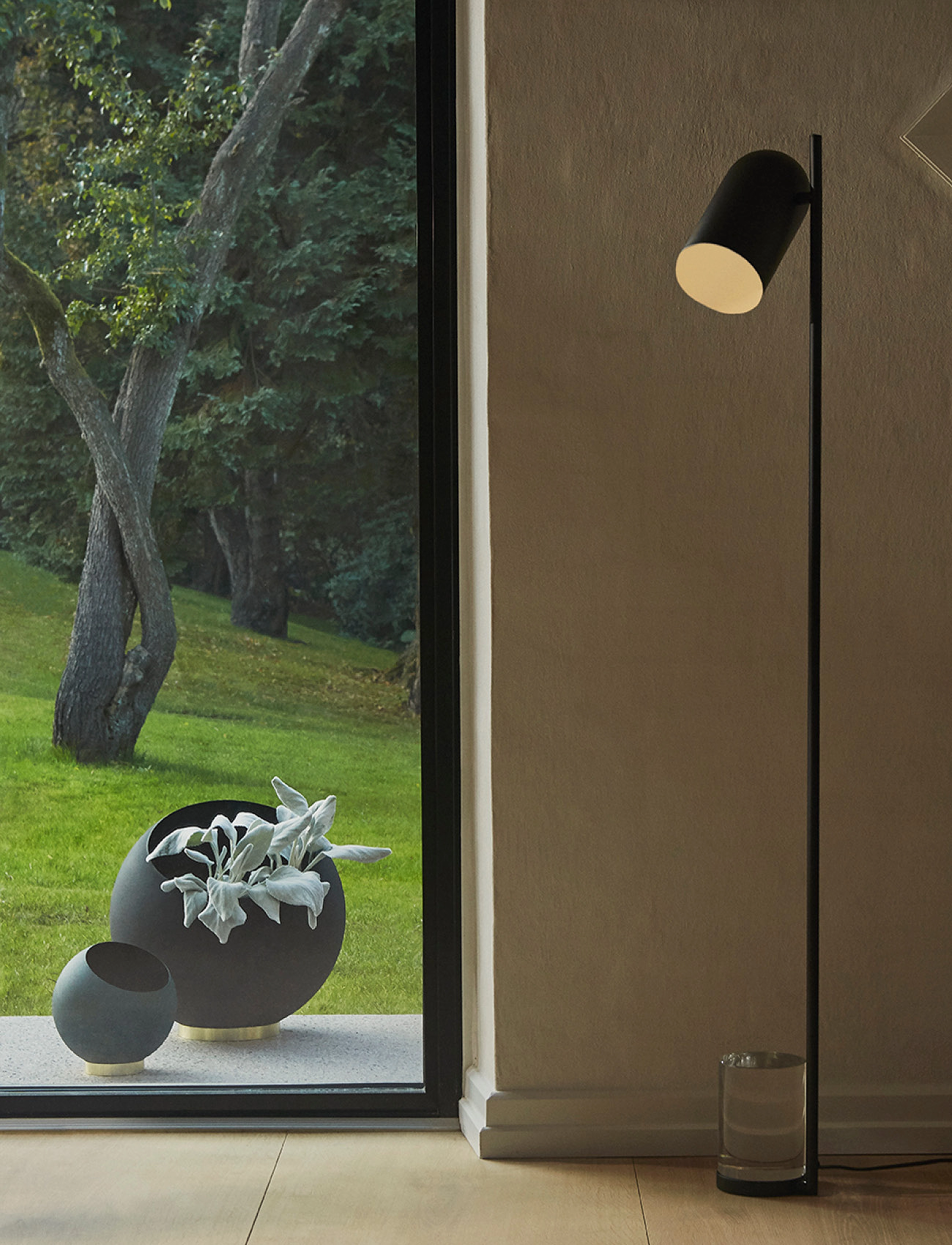 AYTM Globe Flowerpot,,,Schwarz Gr.H37.0CM
