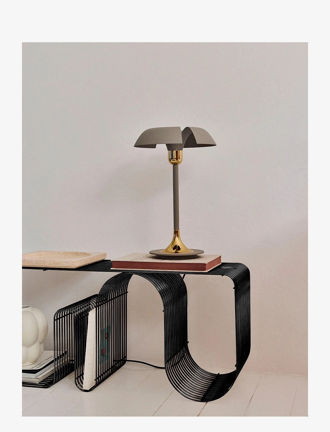 AYTM - CURVA bench - pallar & bänkar - black - 4