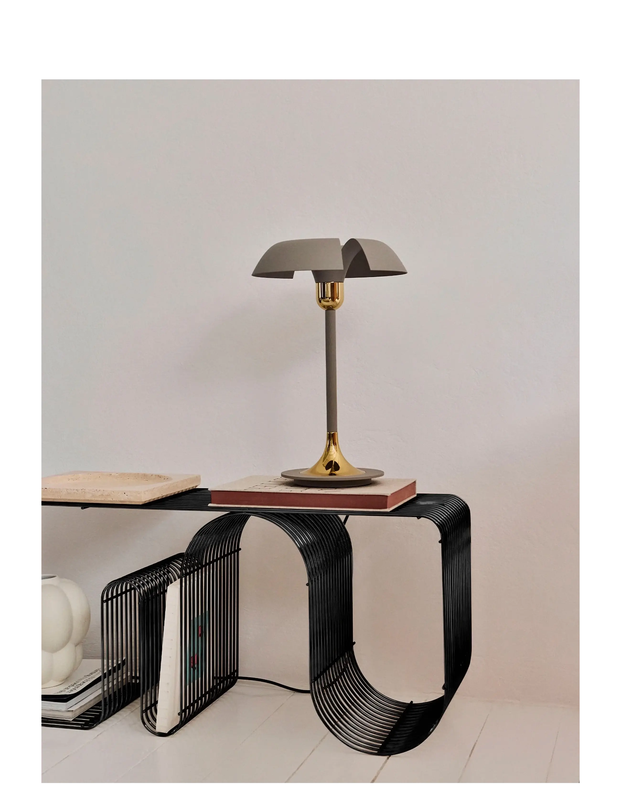 AYTM - CURVA bench - pallar & bänkar - black - 4