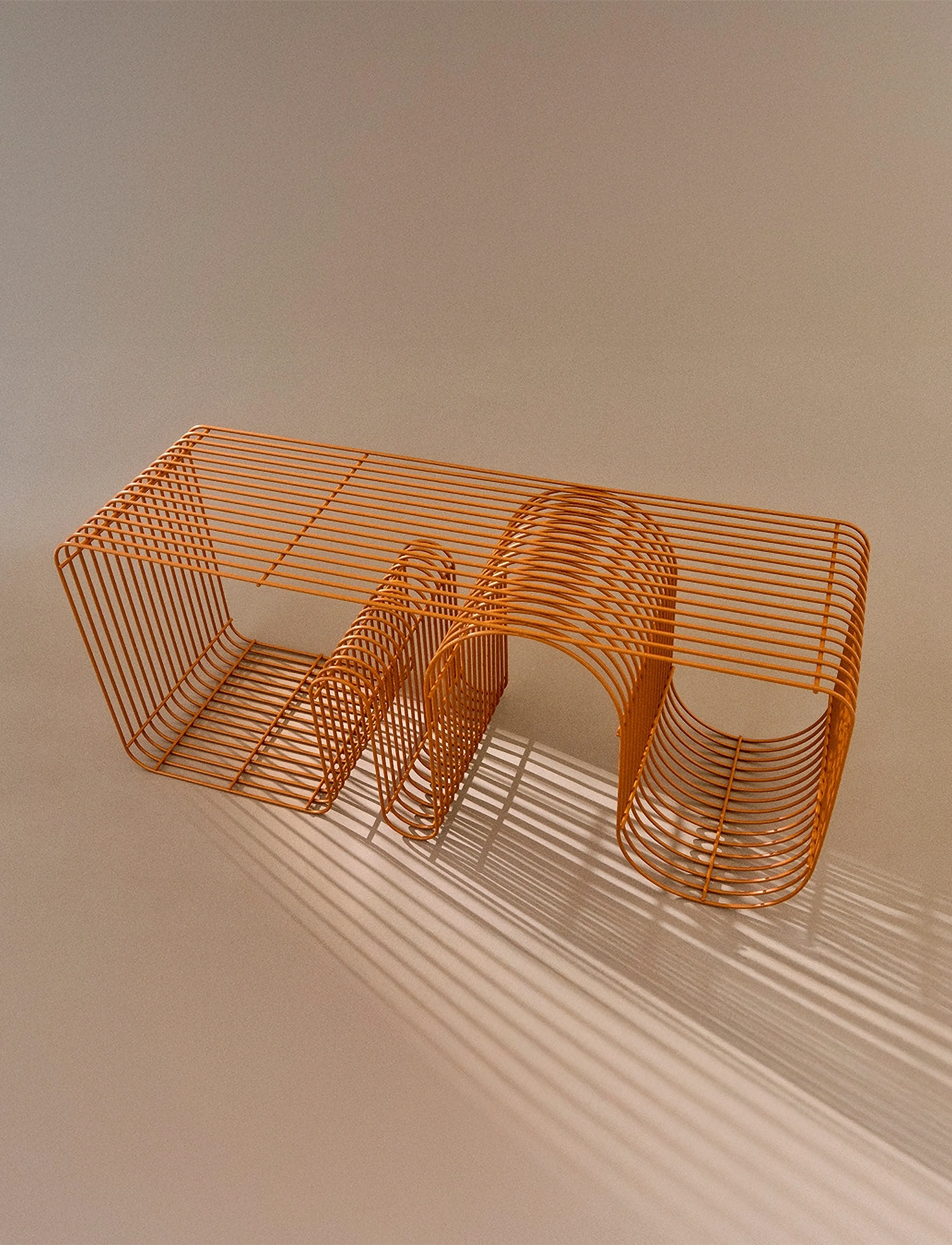 AYTM - CURVA bench - krukken en banken - amber - 3