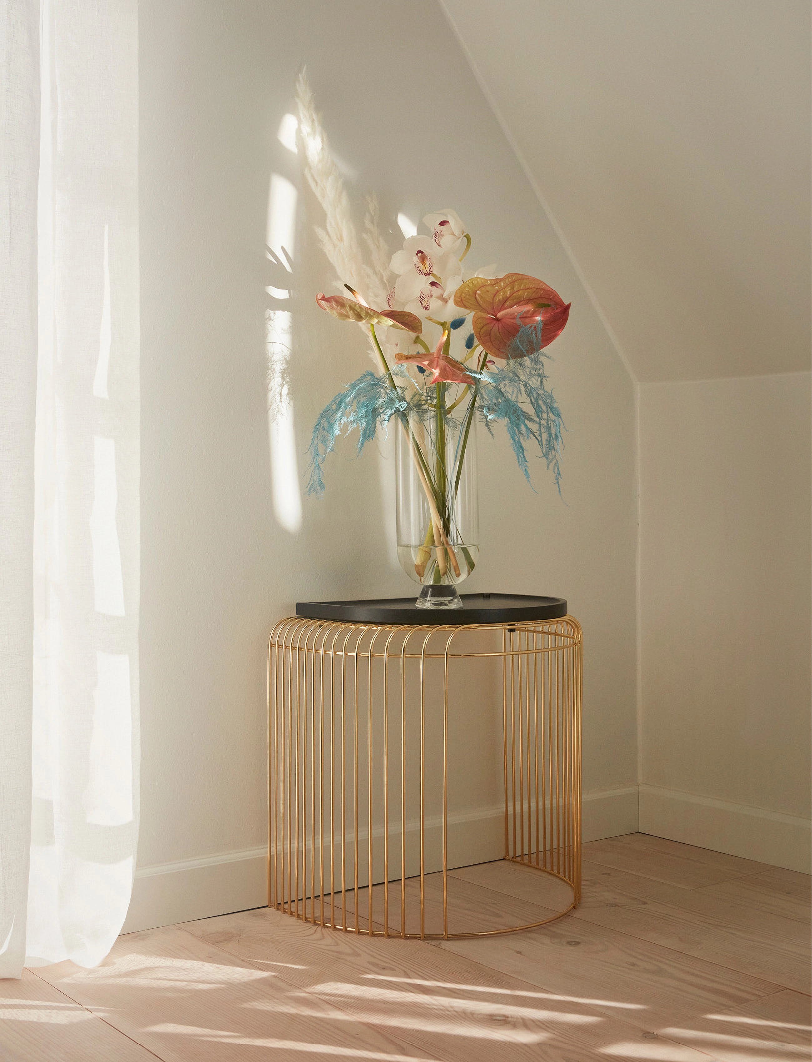 AYTM - CURVA table - gold - 5