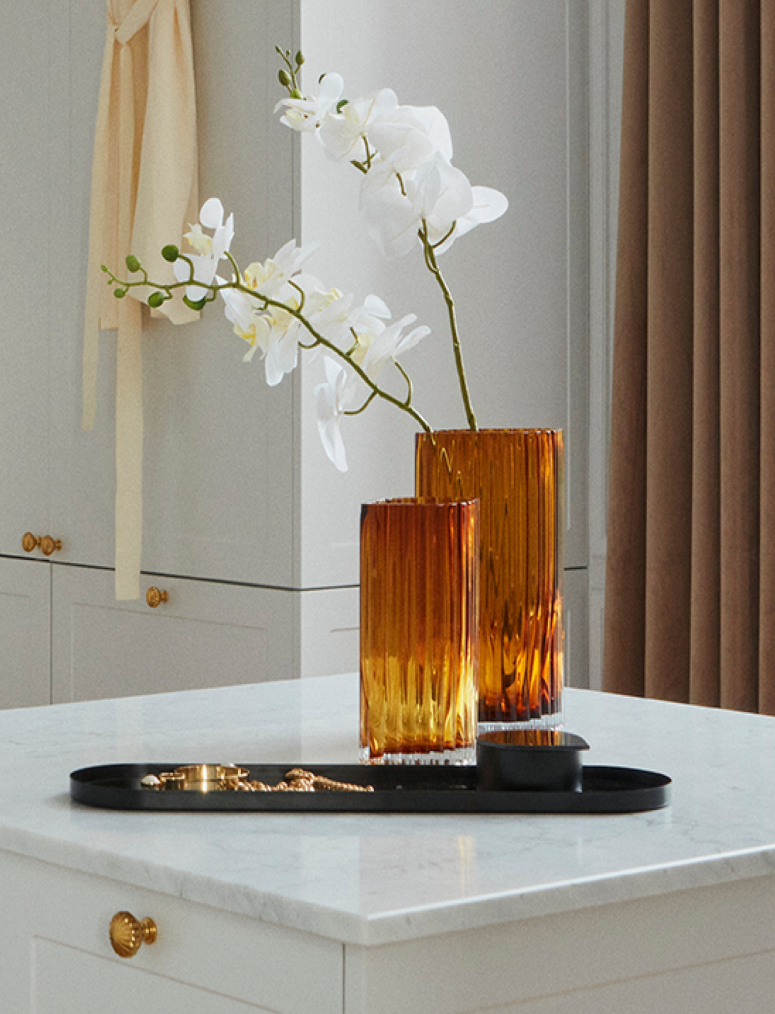 AYTM - FOLIUM vase - shop by price - amber - 4