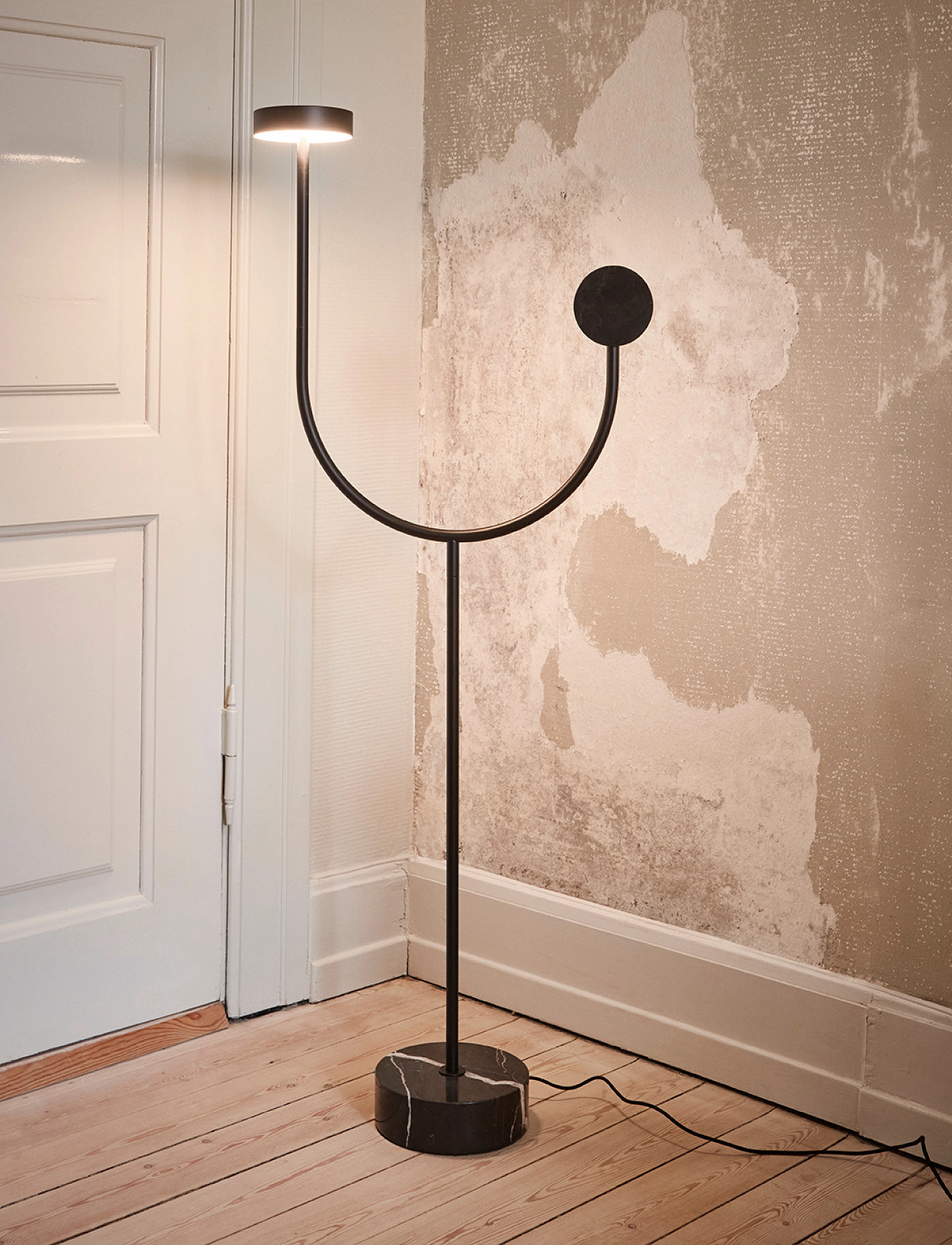 AYTM - GRASIL floor lamp - black/black - 5