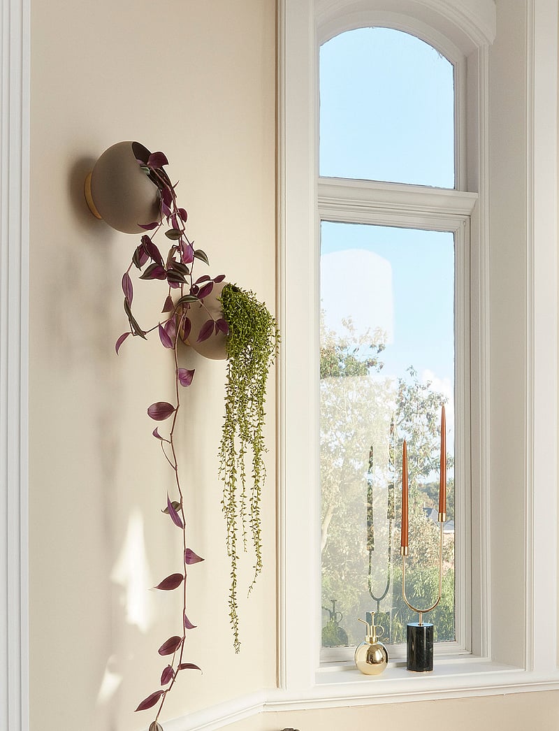 AYTM - GLOBE wall flowerpot - blumentöpfe - taupe - 2