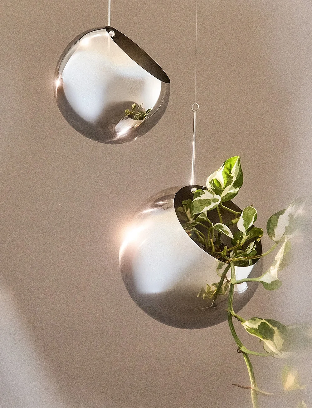AYTM - GLOBE hanging flowerpot - bloempotten - silver - 2