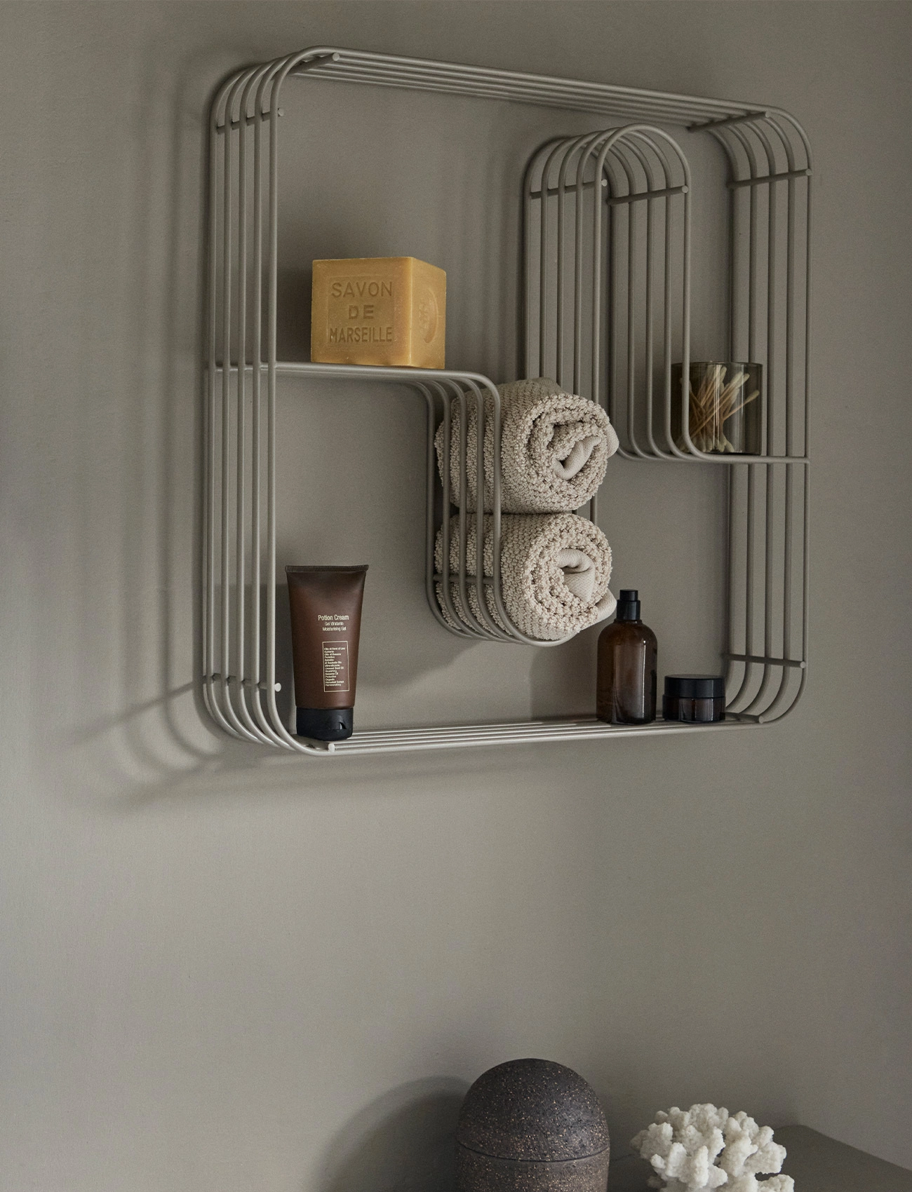 AYTM - CURVA display shelf square - badezimmerverwahrung - silver - 2