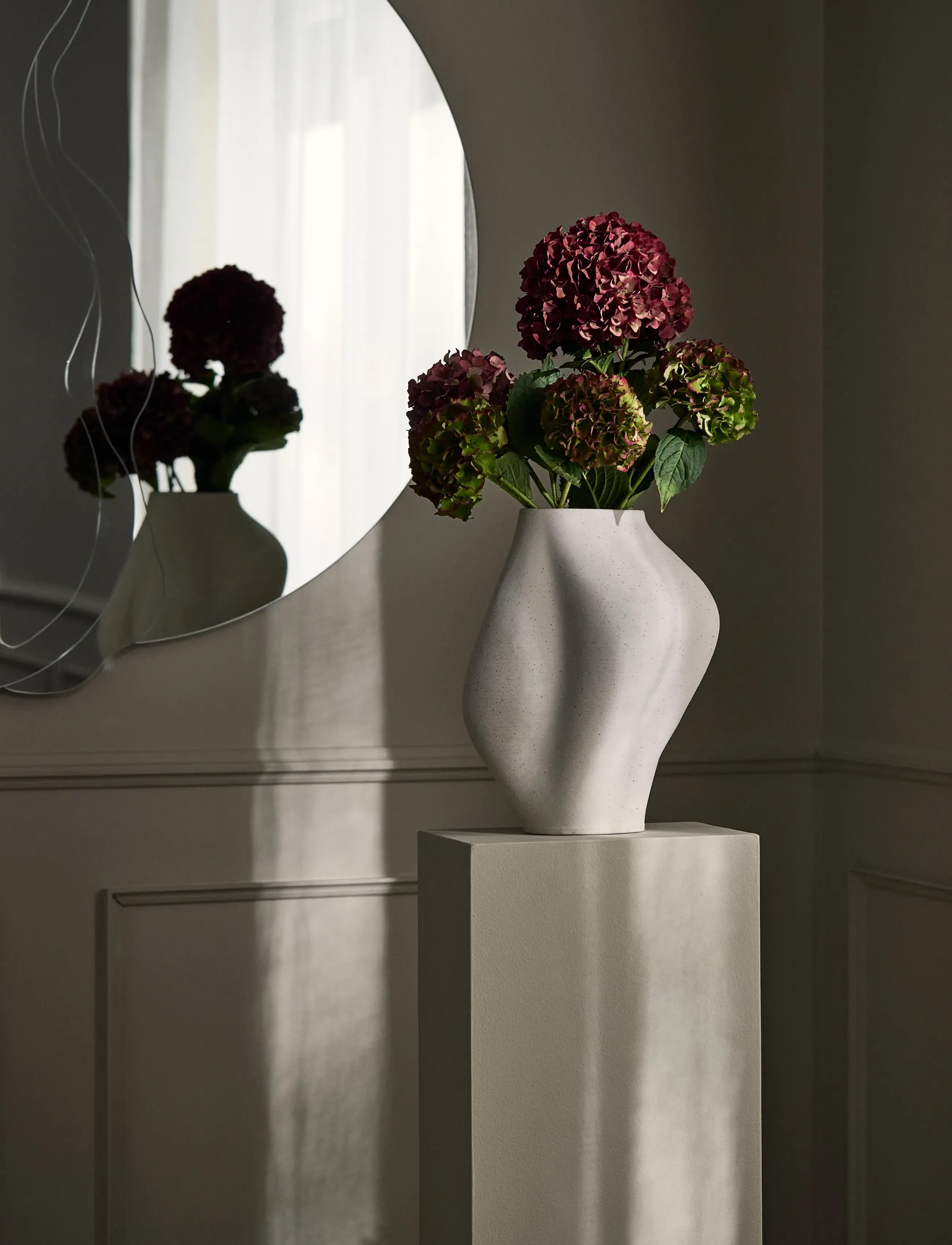 AYTM Saltare Vase Smal, Ø17XH35 cm, Cream, Vases > Other Vases, Unisex