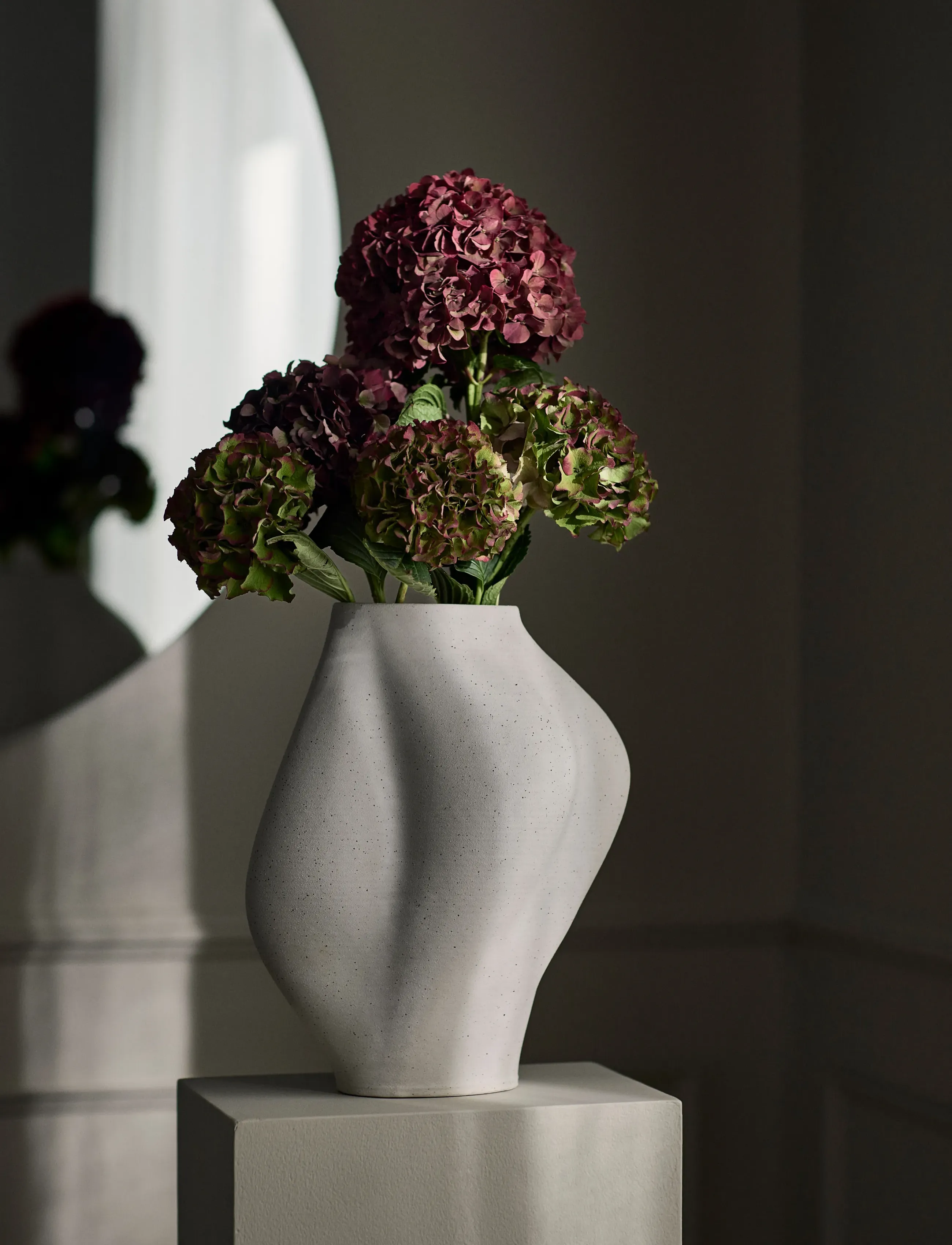 AYTM - SALTARE vase smal - vaser - taupe - 2
