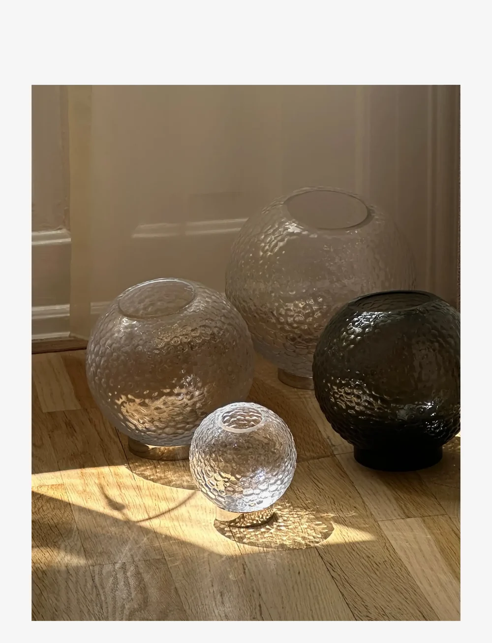 AYTM - GLOBE BUBBLES vase w. stand - vasen - clear - 1