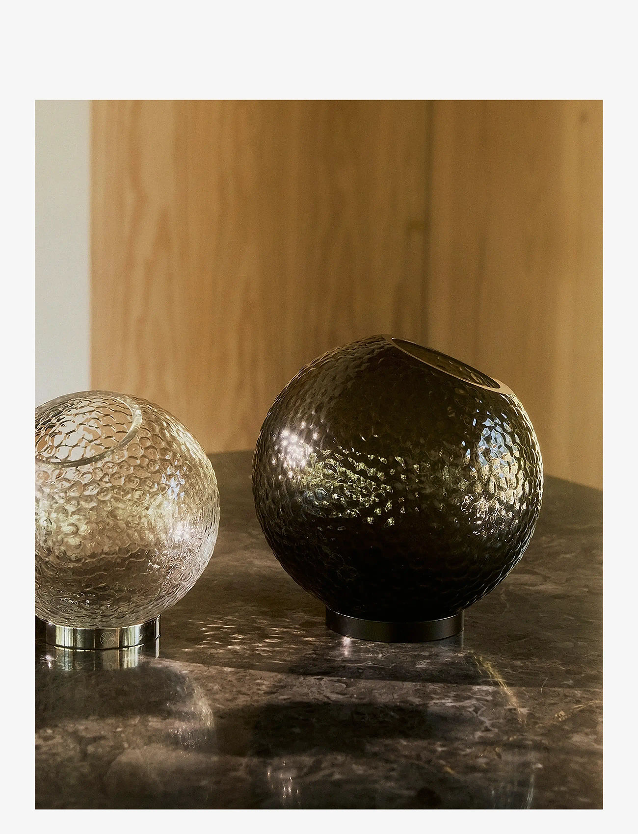 AYTM - GLOBE BUBBLES vase w. stand - vasen - black - 1