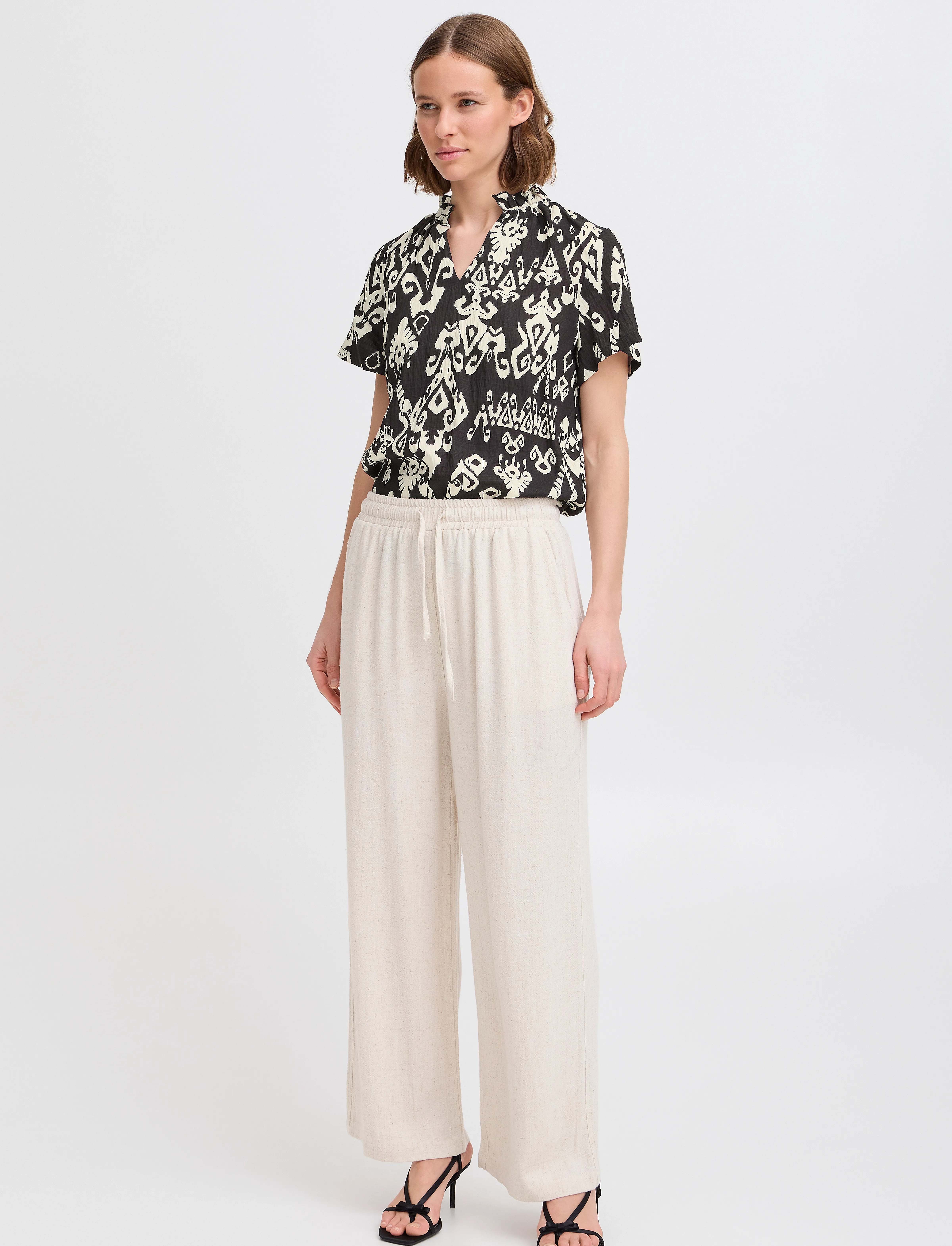 b.young - BYJASMINA VNECK BLOUSE - - kortærmede bluser - black eth mix - 3