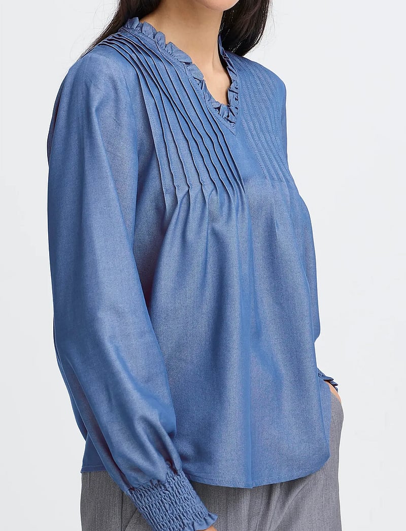 b.young - BYXKAORU VNECK BLOUSE - långärmade blusar - mid blue denim - 3