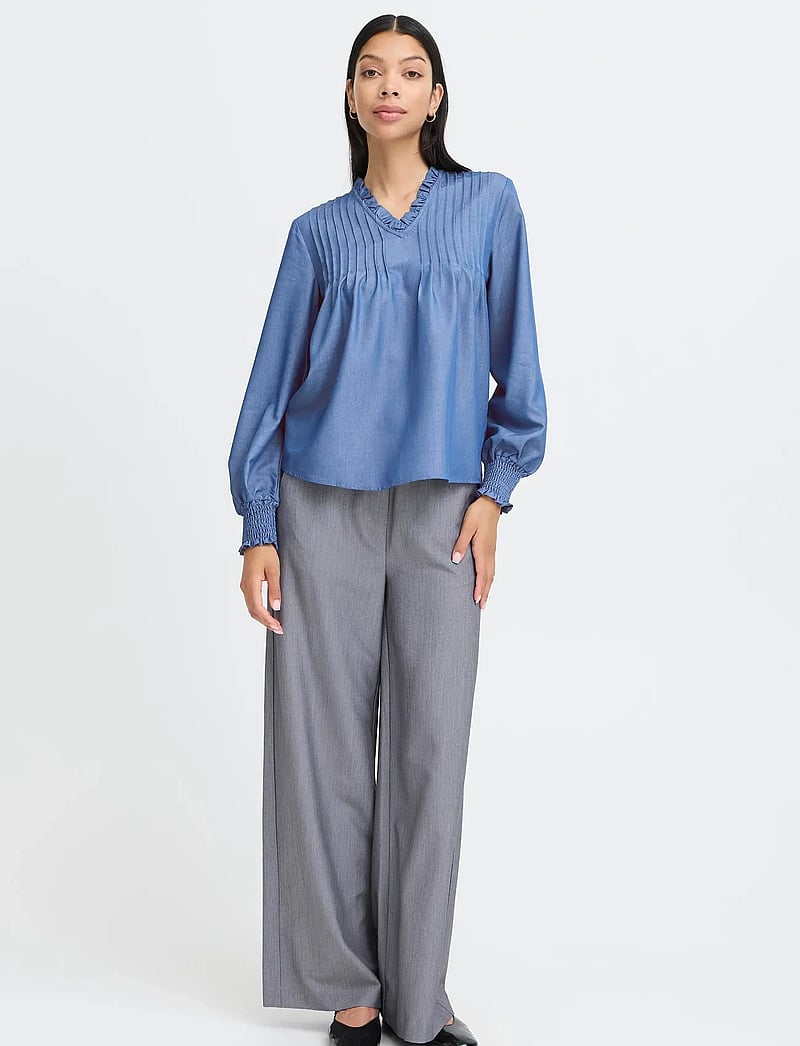 b.young - BYXKAORU VNECK BLOUSE - långärmade blusar - mid blue denim - 4
