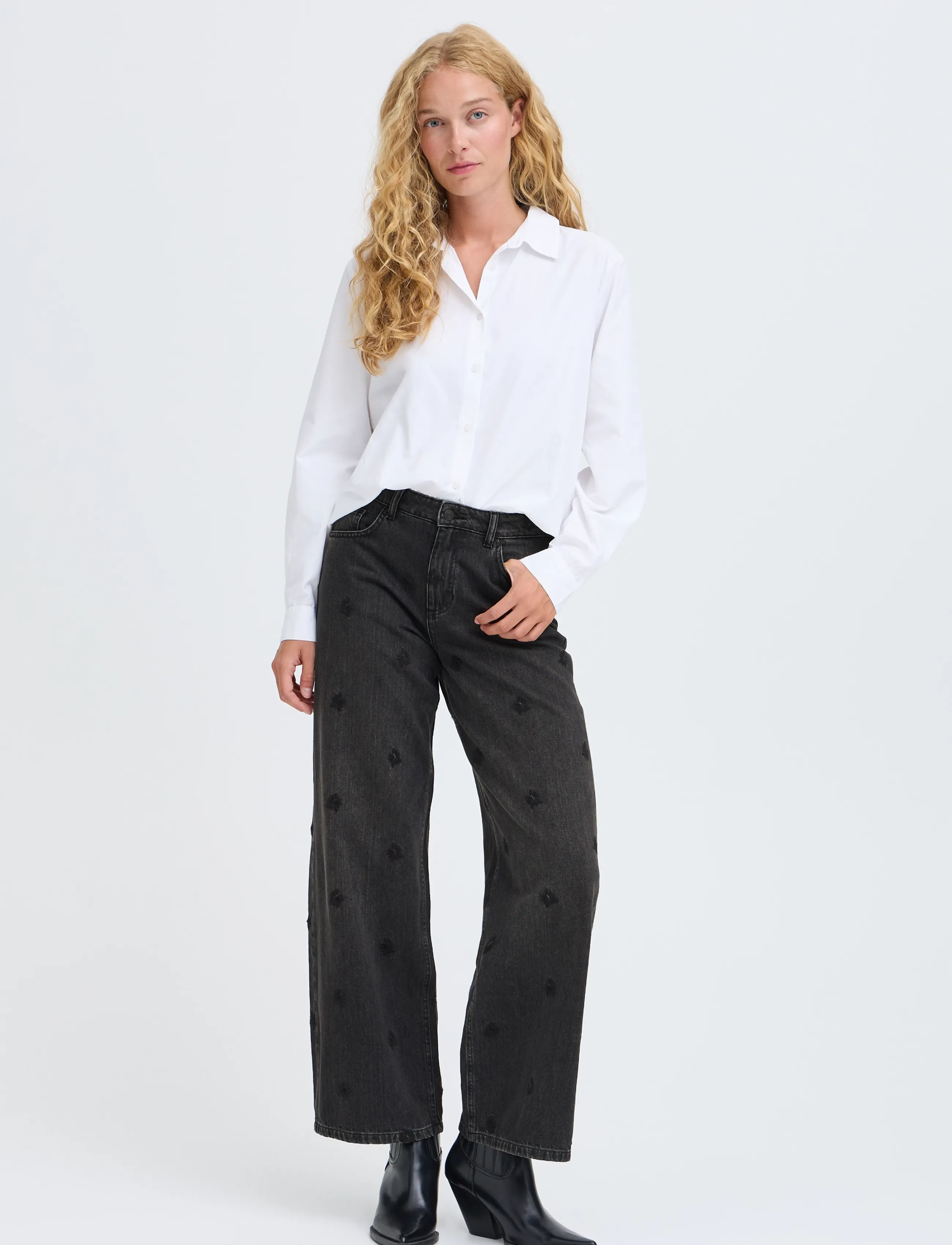 b.young - BYKIMU EMB JEANS 2 - hosen mit weitem bein - black denim - 4