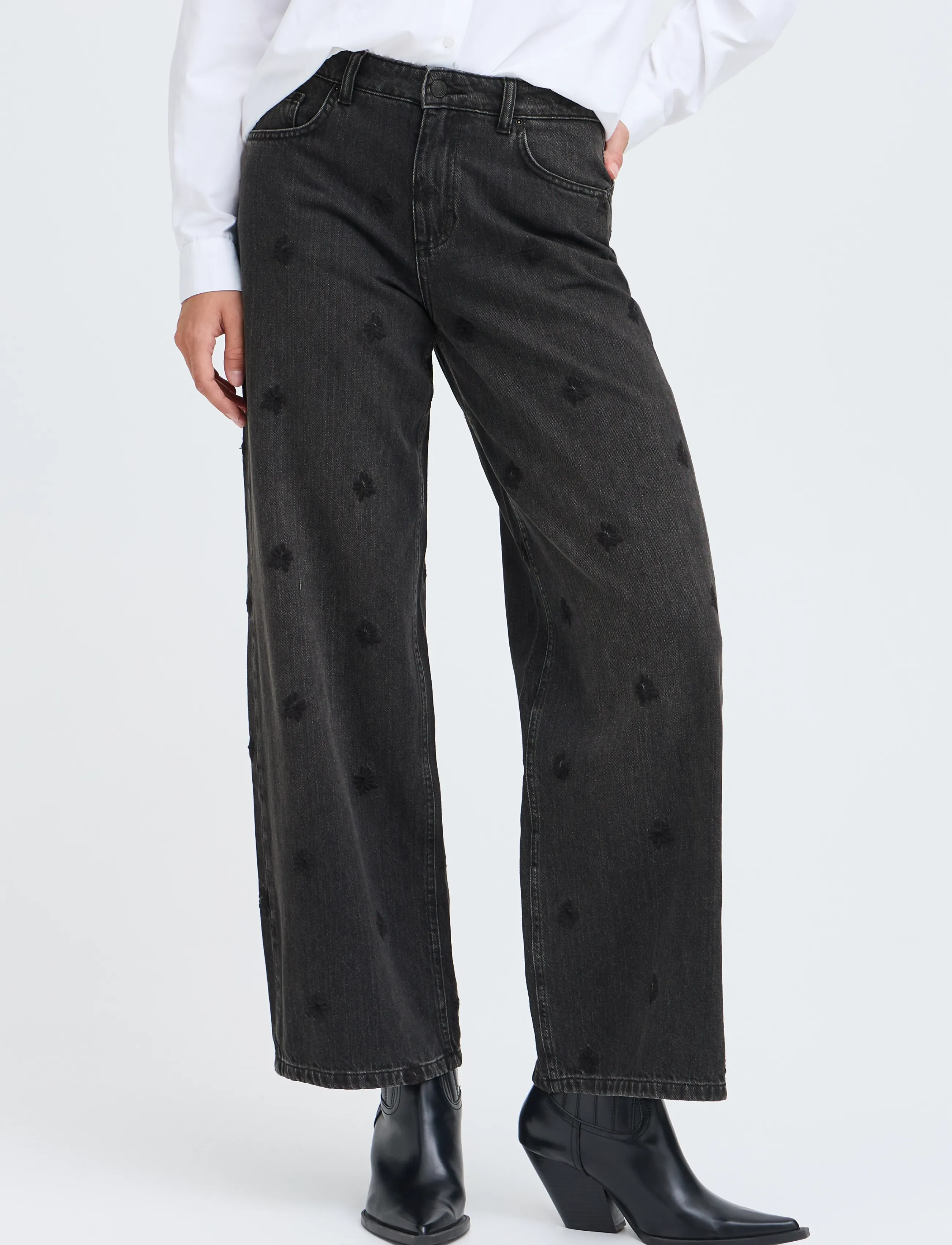 b.young - BYKIMU EMB JEANS 2 - hosen mit weitem bein - black denim - 5