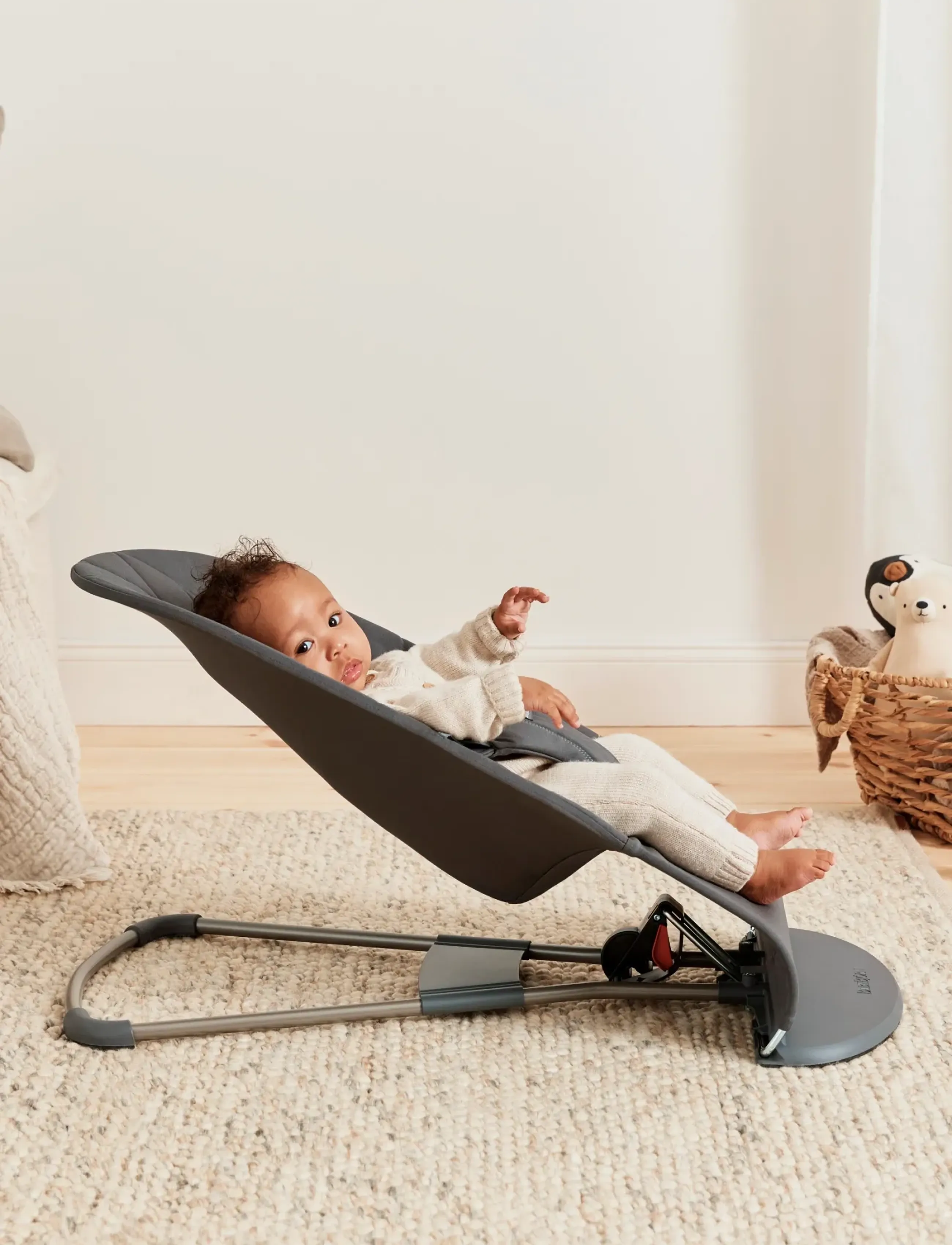 BabyBjörn - BabyBjörn Bouncer Bliss, Woven, Petal Quilt, Anthracite - transats - anthracite - 2