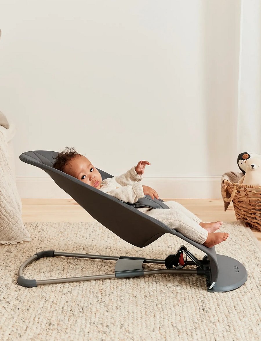 BabyBjörn - BabyBjörn Bouncer Bliss, Woven, Petal Quilt, Anthracite - transats - anthracite - 2