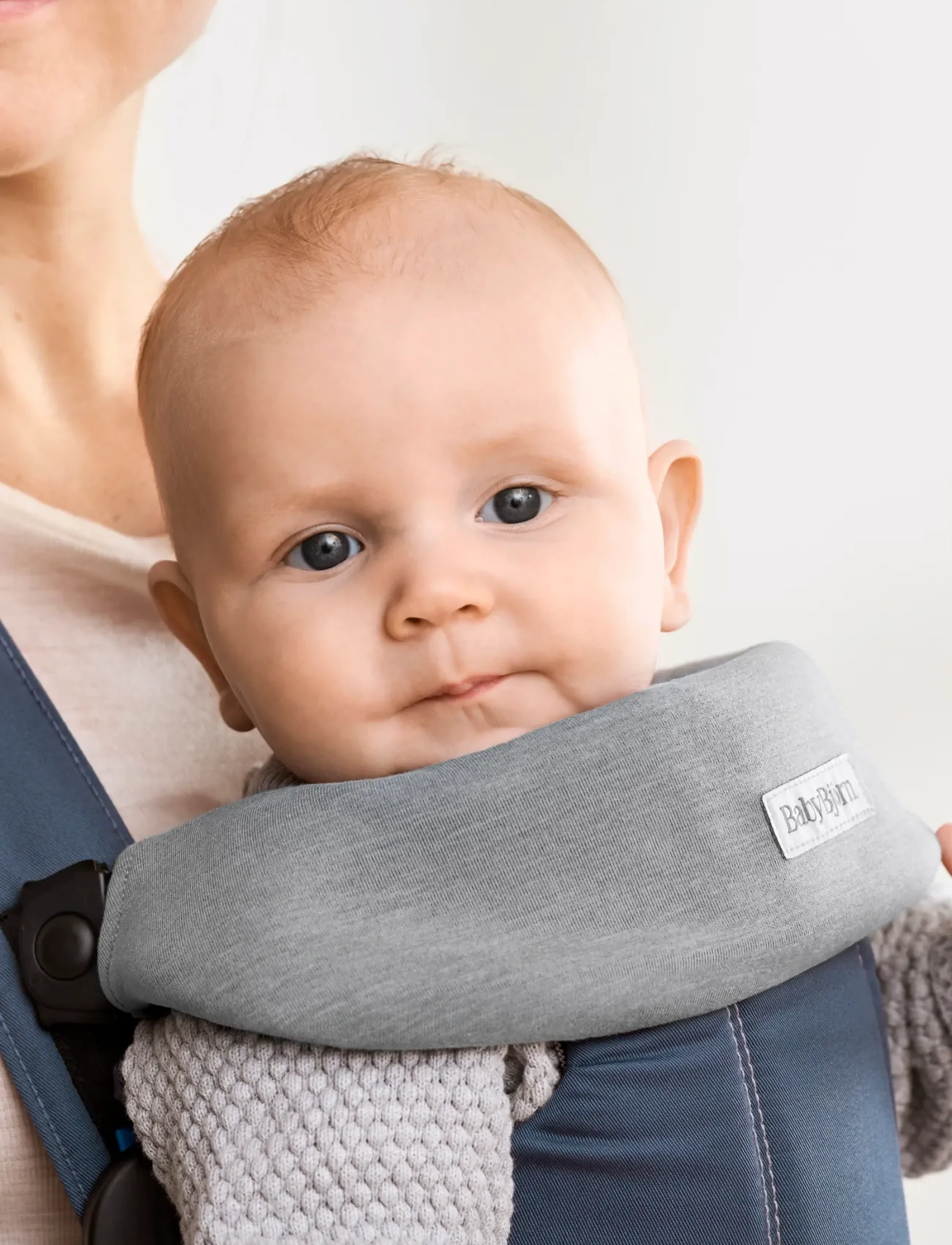 BabyBjörn Babybjörn Bib For Baby Carrier Move And Mini, Jersey, Light Grey, One Size, Grey, Pleje Og Hygiejne > Tørre Hagesmække, Børn