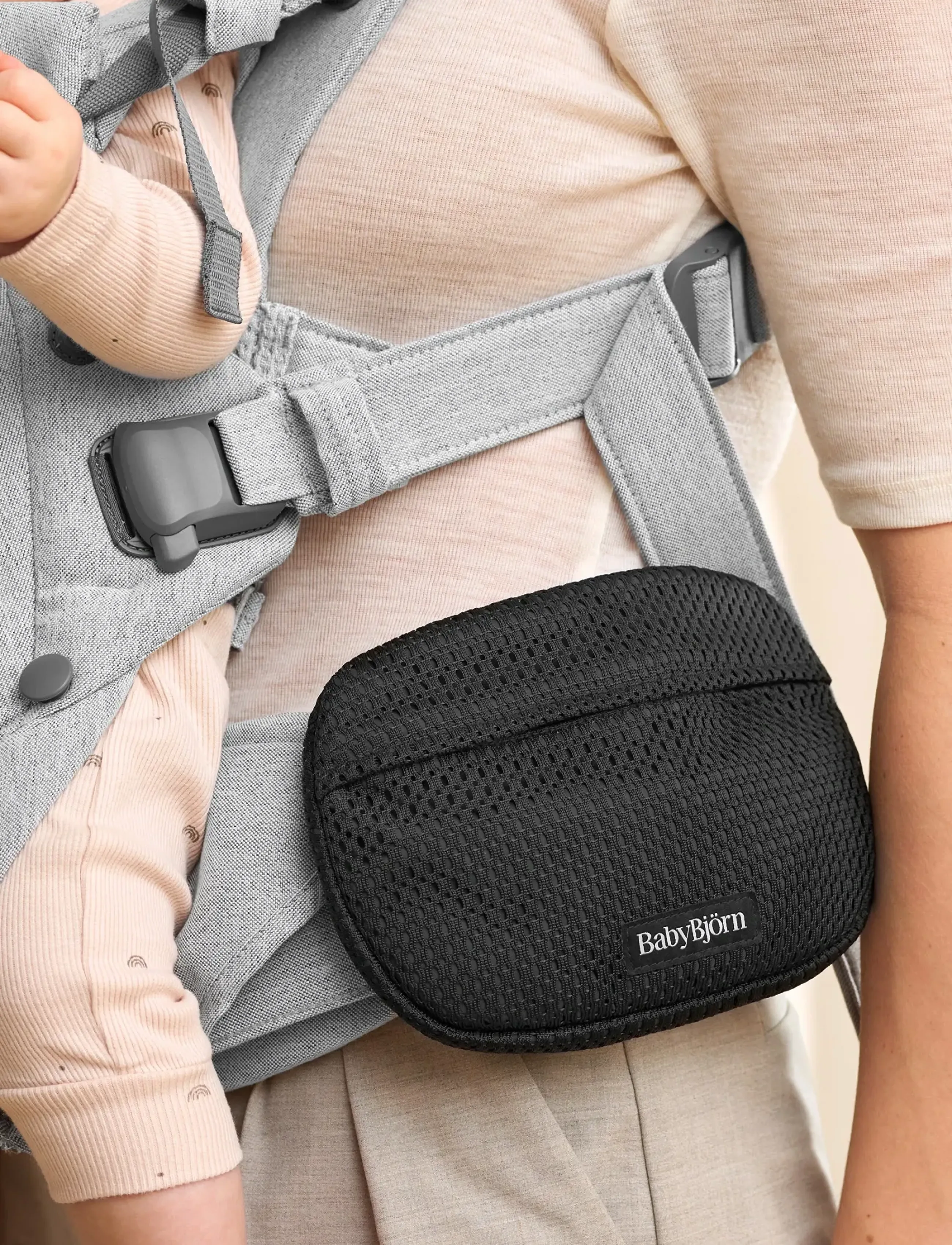 BabyBjörn Pocket Pouch For Baby Carrier, Mesh, Black, One Size, Pram & Travel, Schwarz - Travel Accessories, Kinder