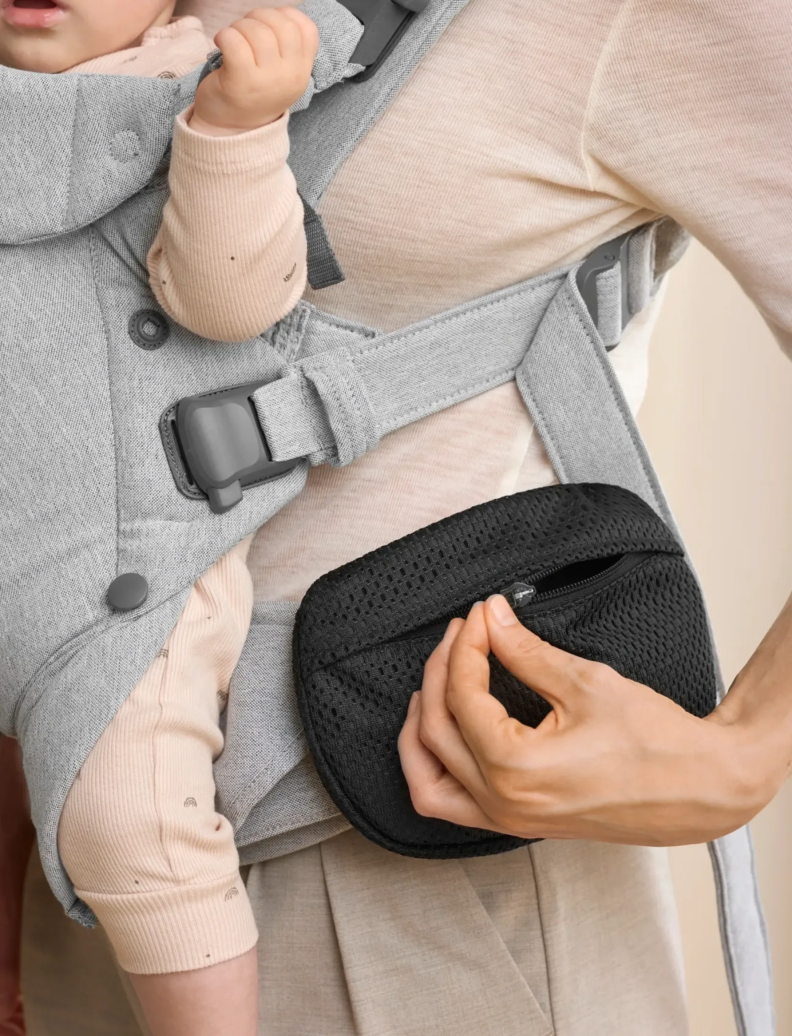 BabyBjörn - BabyBjörn Pocket Pouch for Baby Carrier, Mesh, Black - babytragen & tragetücher - black - 5