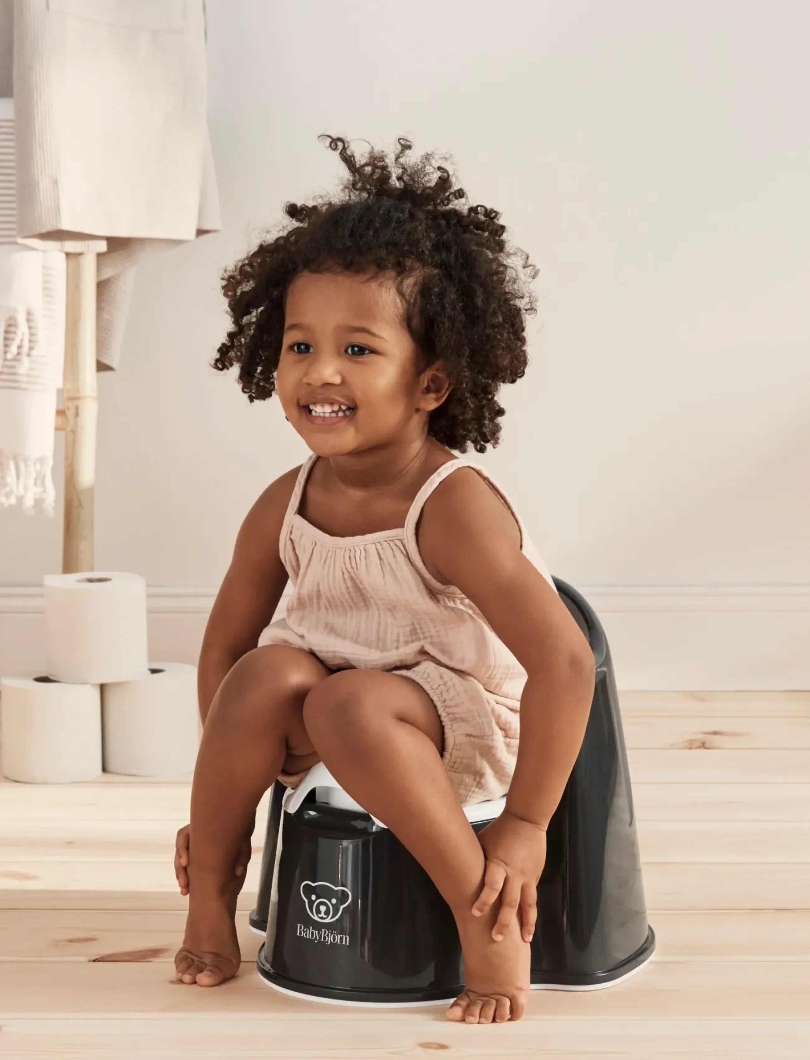 BabyBjörn Potty Chair, Deep Black/White, One Size, Bath Time, Schwarz - Potties, Kinder