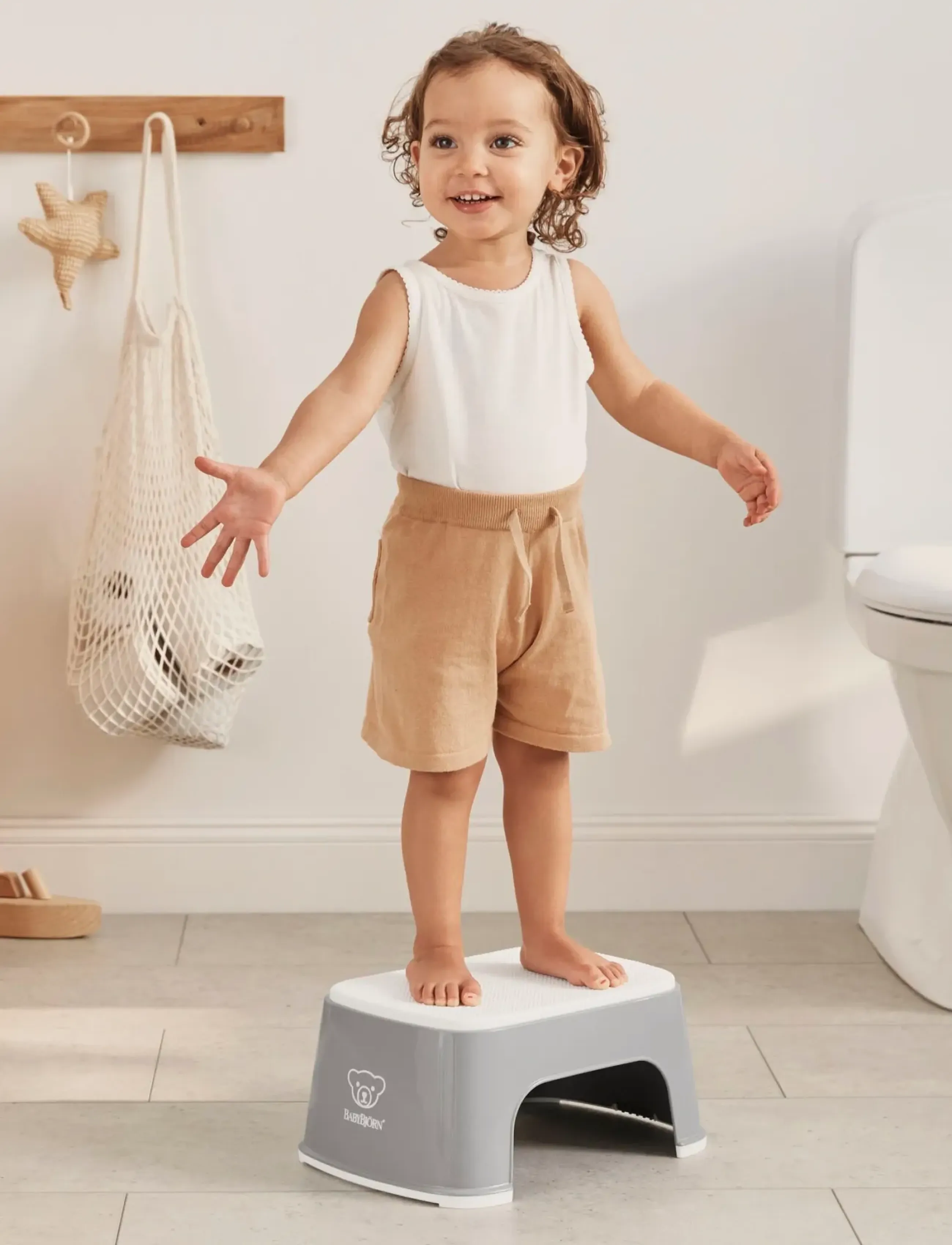 BabyBjörn - BabyBjörn Step Stool, Grey/White - skammel - grey/white - 2
