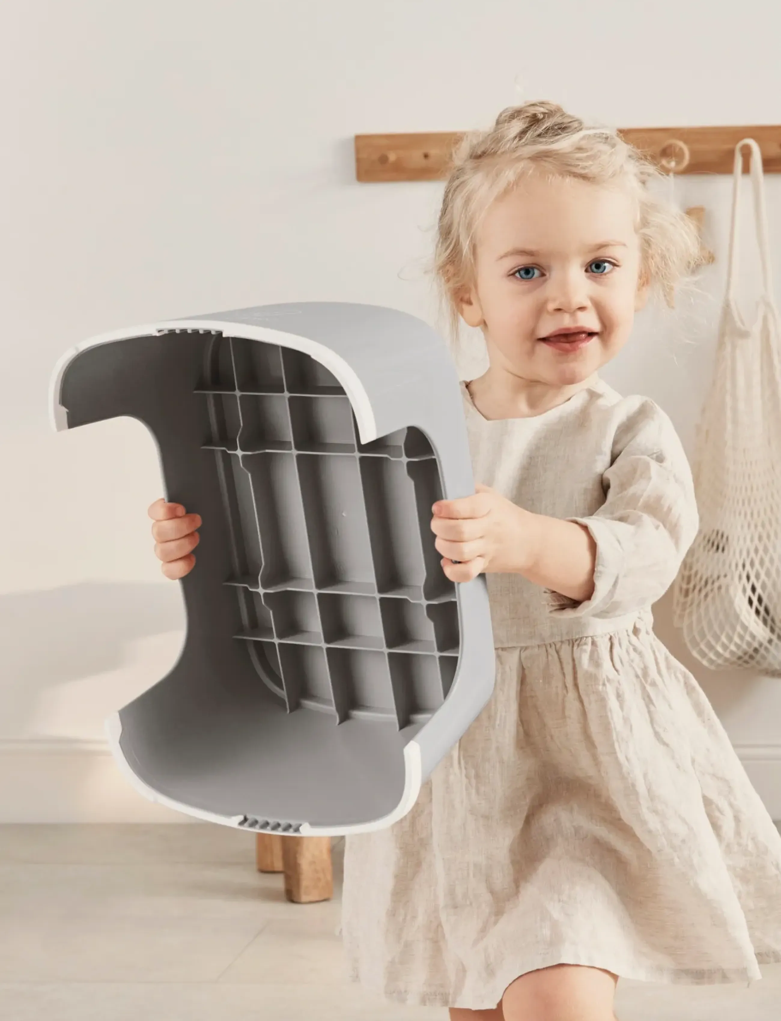 BabyBjörn - BabyBjörn Step Stool, Grey/White - skammel - grey/white - 4