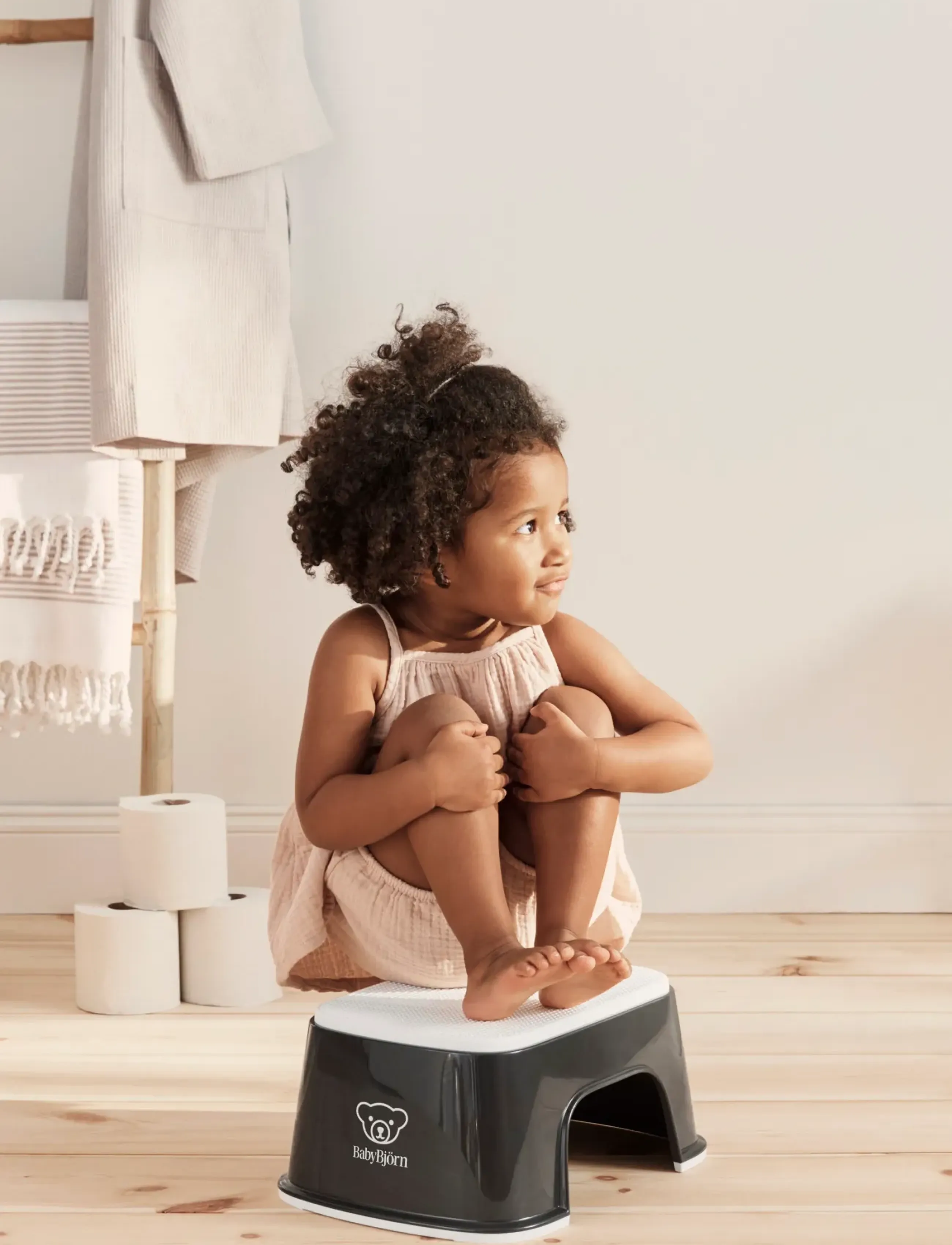 BabyBjörn Step Stool, Black/White, One Size, Bath Time, Schwarz - Potties, Kinder