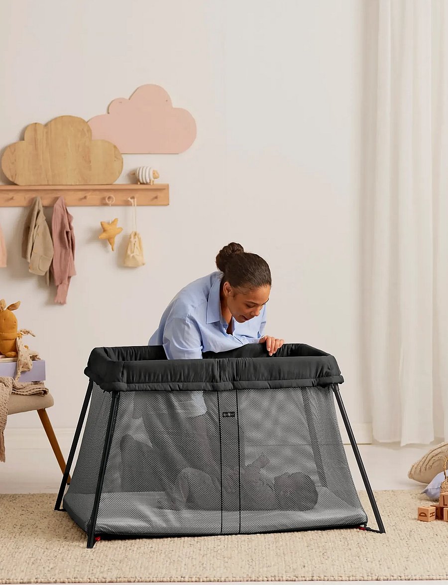 BabyBjörn - BabyBjörn Travel Cot Light, Black + Fitted Sheet - reisebetten - black - 0