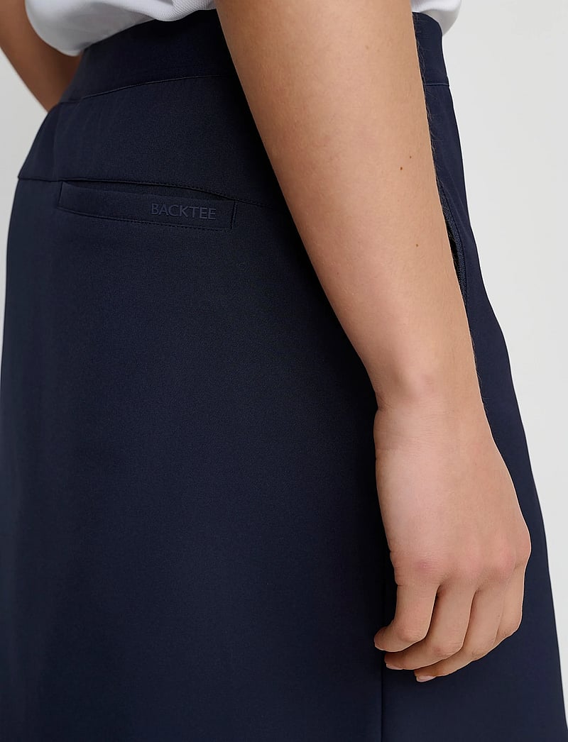 BACKTEE - Ladies Hybrid Skort - skorts - navy - 4