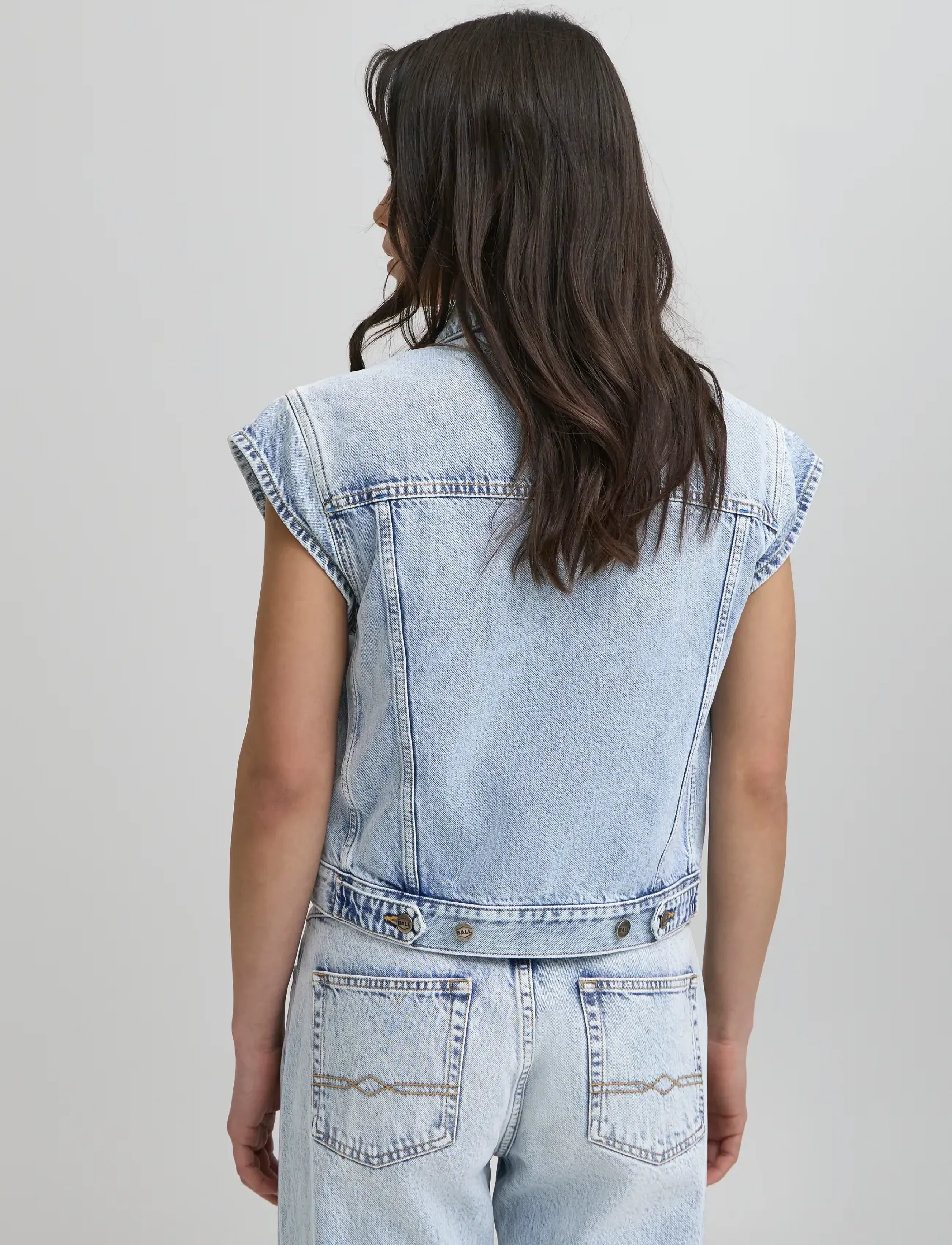 BALL - BAPIETRO DENIM SHORT WAISTCOAT - liemenės - light blue denim - 4