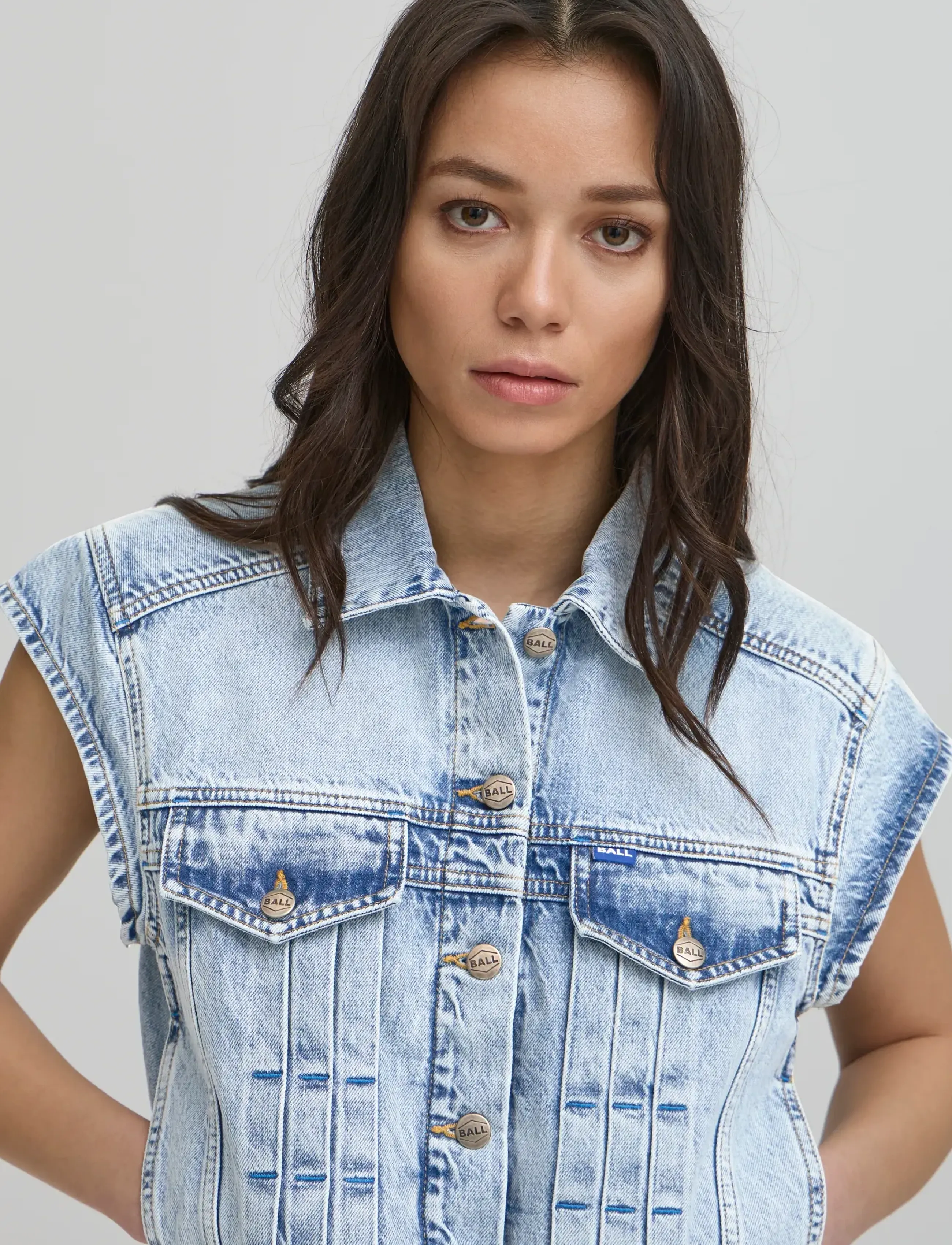 BALL - BAPIETRO DENIM SHORT WAISTCOAT - liemenės - light blue denim - 5