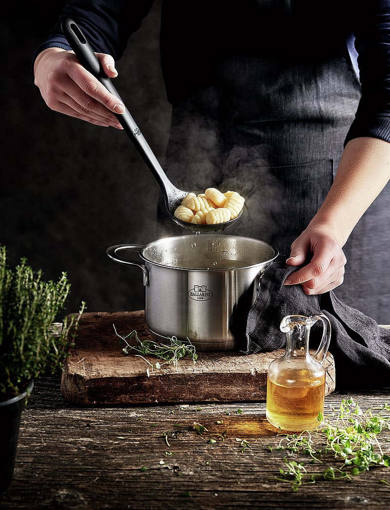 Ballarini - Nero, Skimming ladle 31 cm - skeiðar & ausur - black - 2