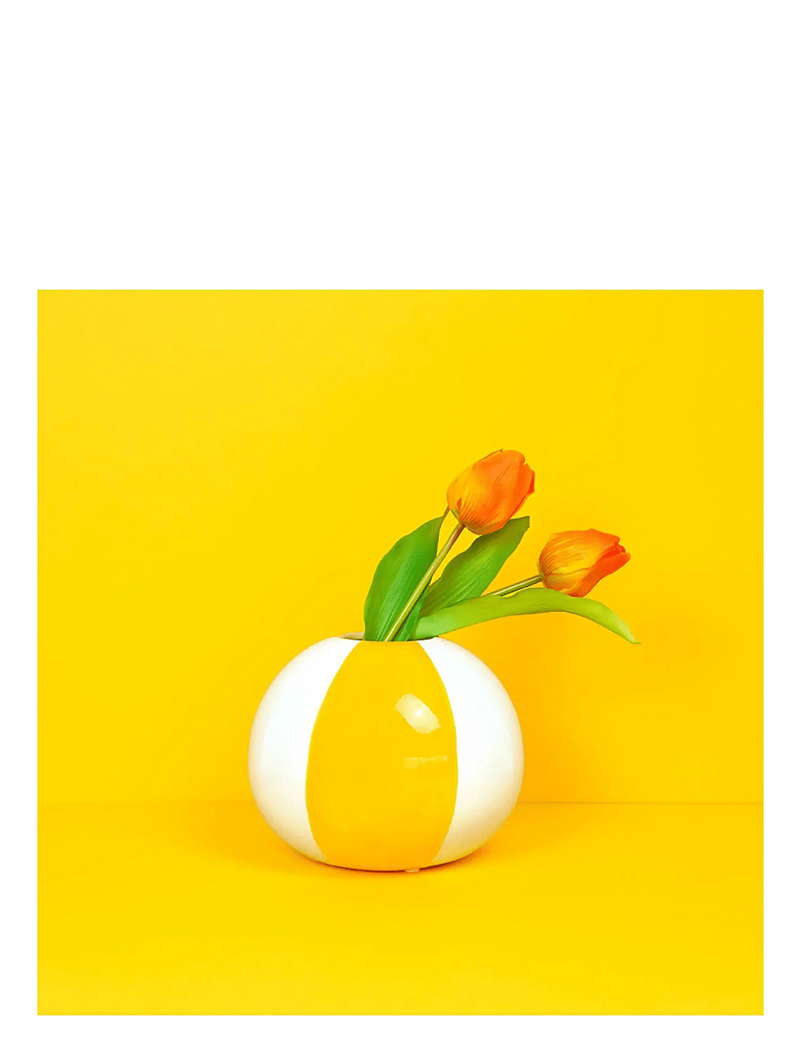 Balvi - Ceramic vase Beachball. Yellow 14 cm - vasen - yellow/ white - 5
