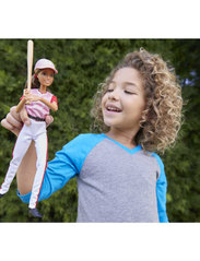 Barbie - Barbie® Softball Doll - de laveste prisene - multi color - 4