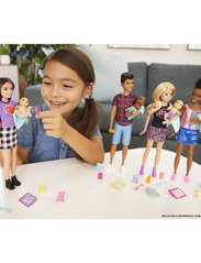 Barbie - Skipper Babysitters Inc. Skipper Babysitters Inc Dolls and Accessories - laveste priser - multi color - 4
