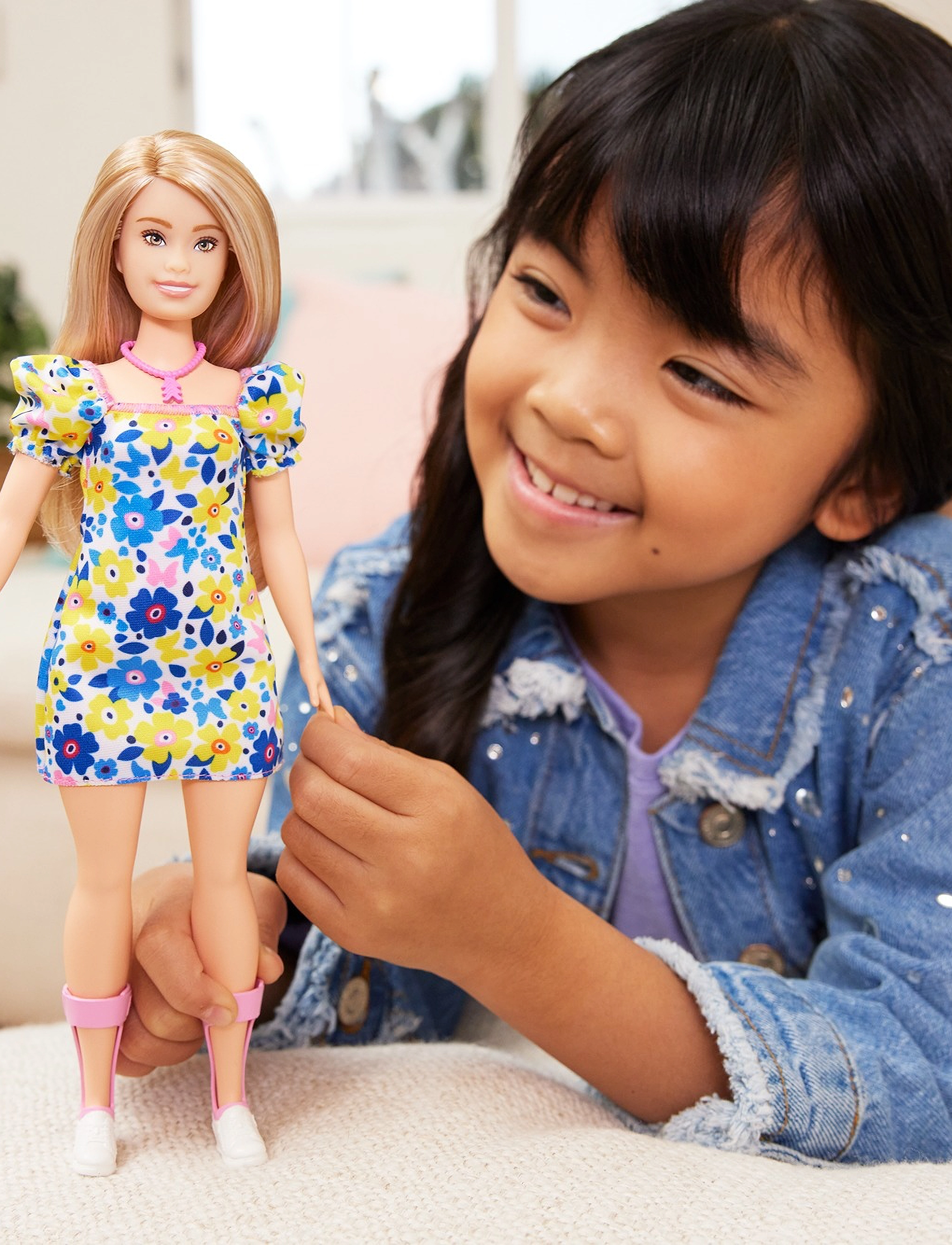 Barbie - Fashionistas Doll #208, Doll with Down Syndrome Wearing Floral Dress - dukker - multi color - 5