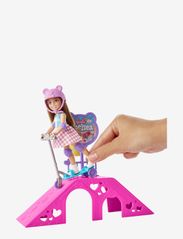 Barbie - Chelsea Doll and Playset - lekesett - multi color - 2